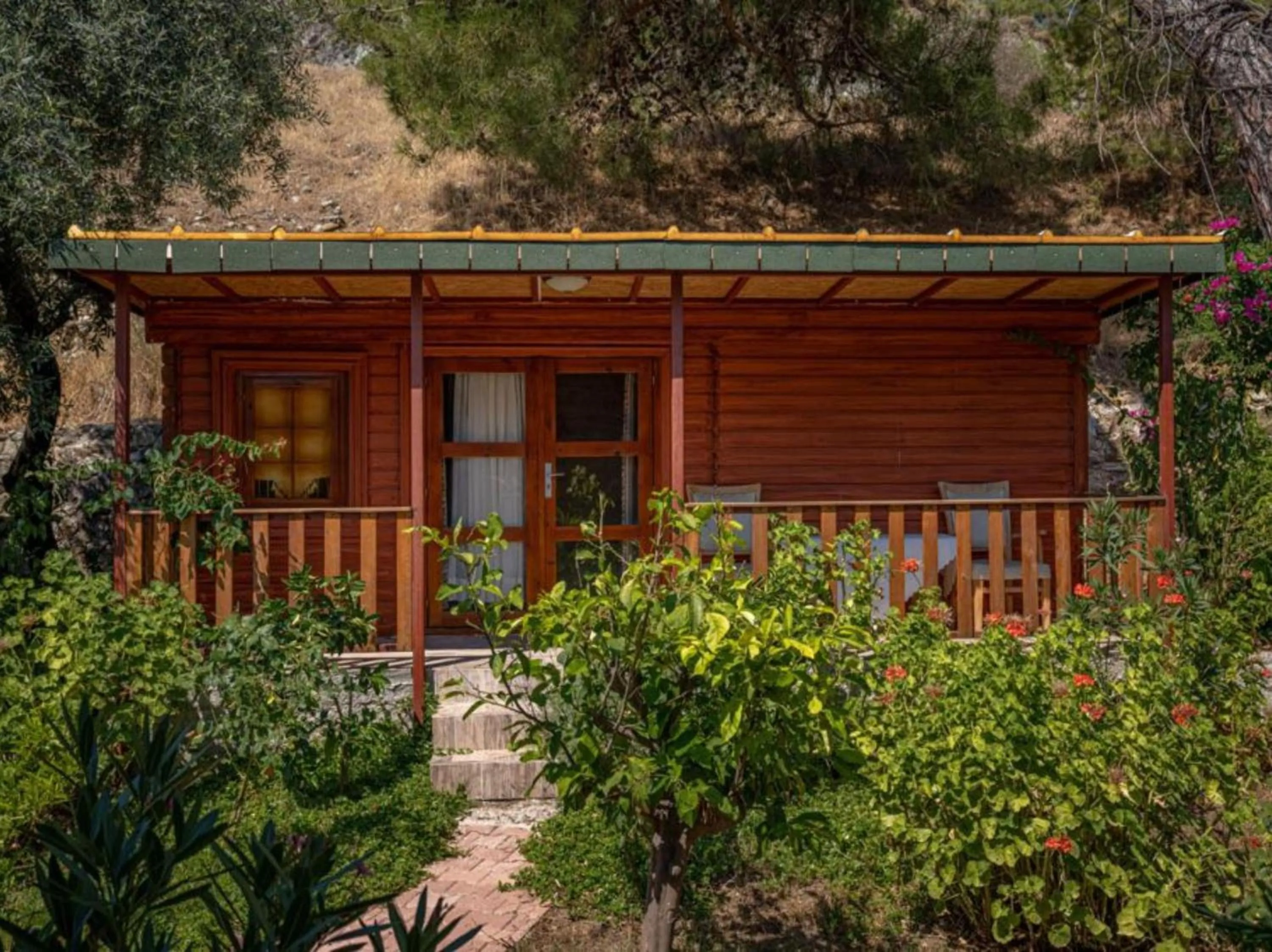 Spring in Felicity Hotel & Bungalows