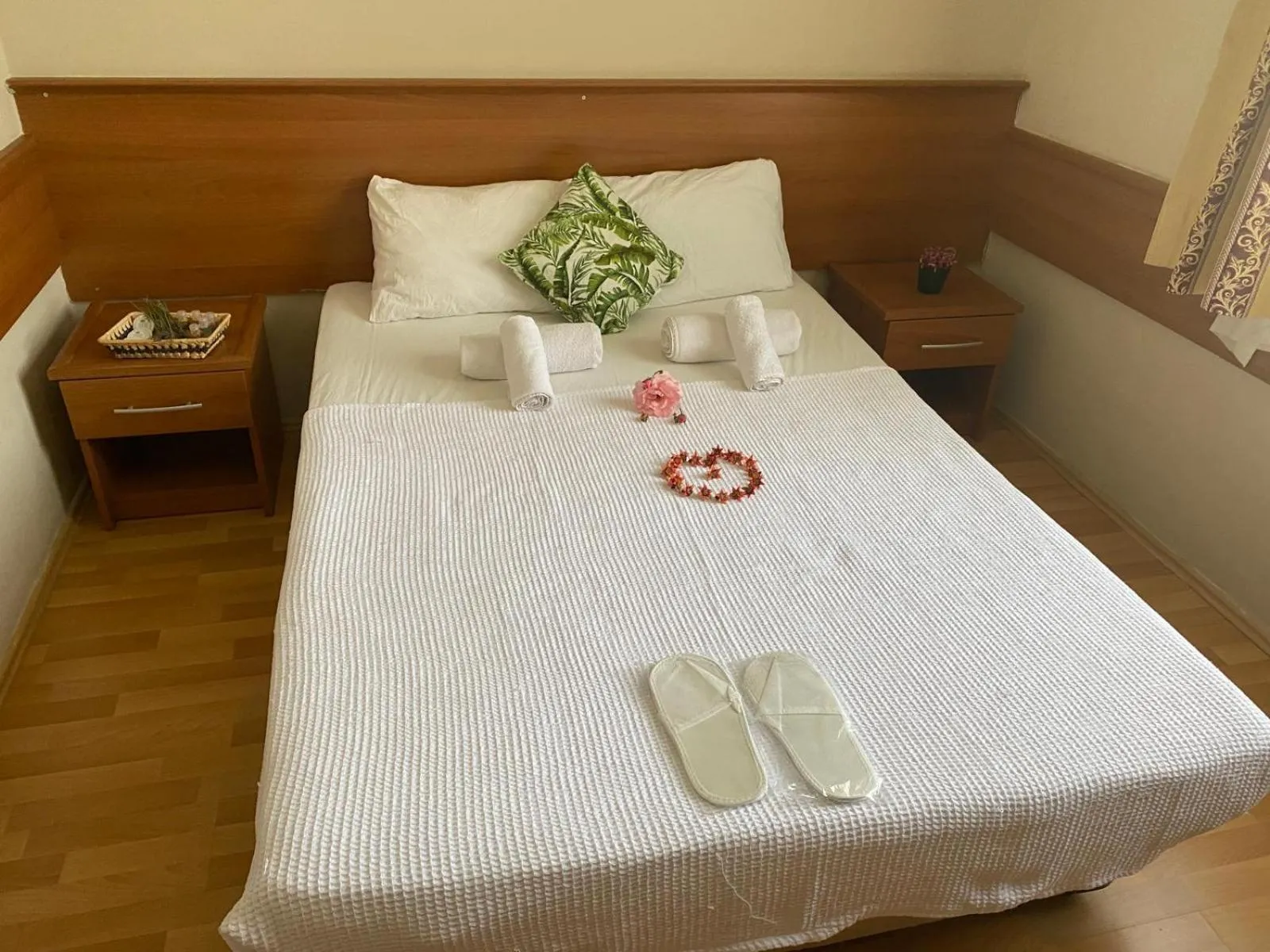 Photo of the whole room in Felicity Hotel & Bungalows