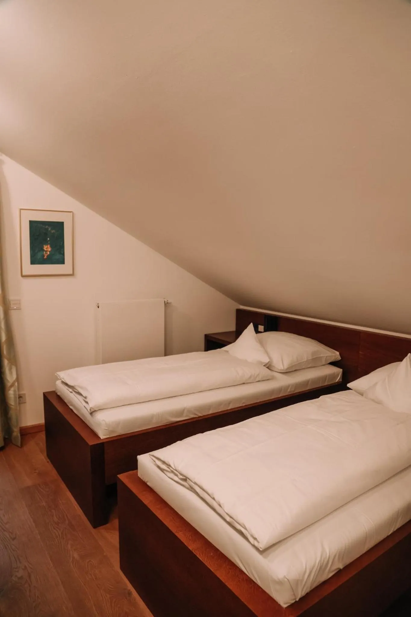 Bed in Hotel Hofwirt Neubeuern