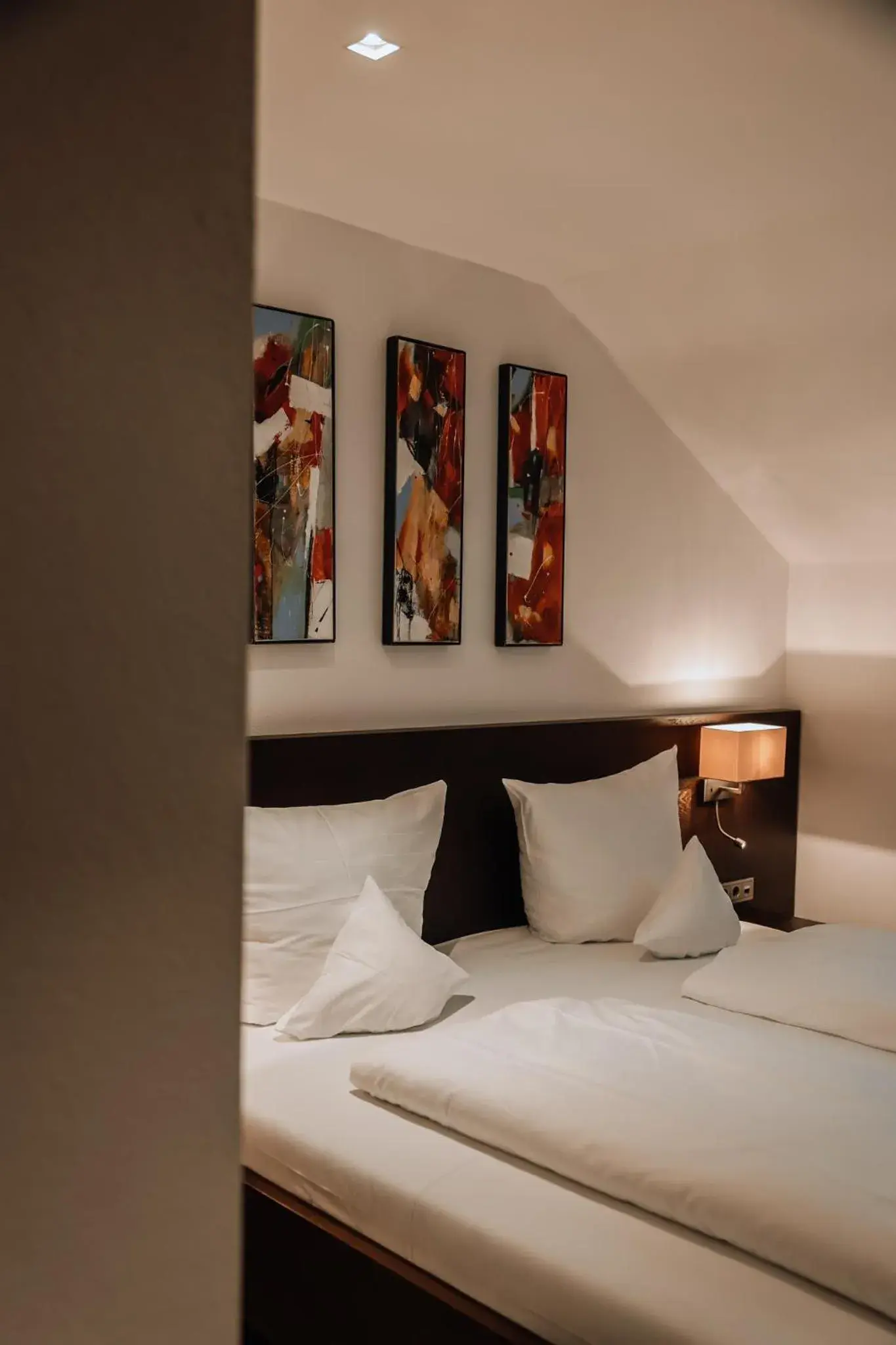 Standard Double Room in Hotel Hofwirt Neubeuern Standard Double Room in Hotel Hofwirt Neubeuern