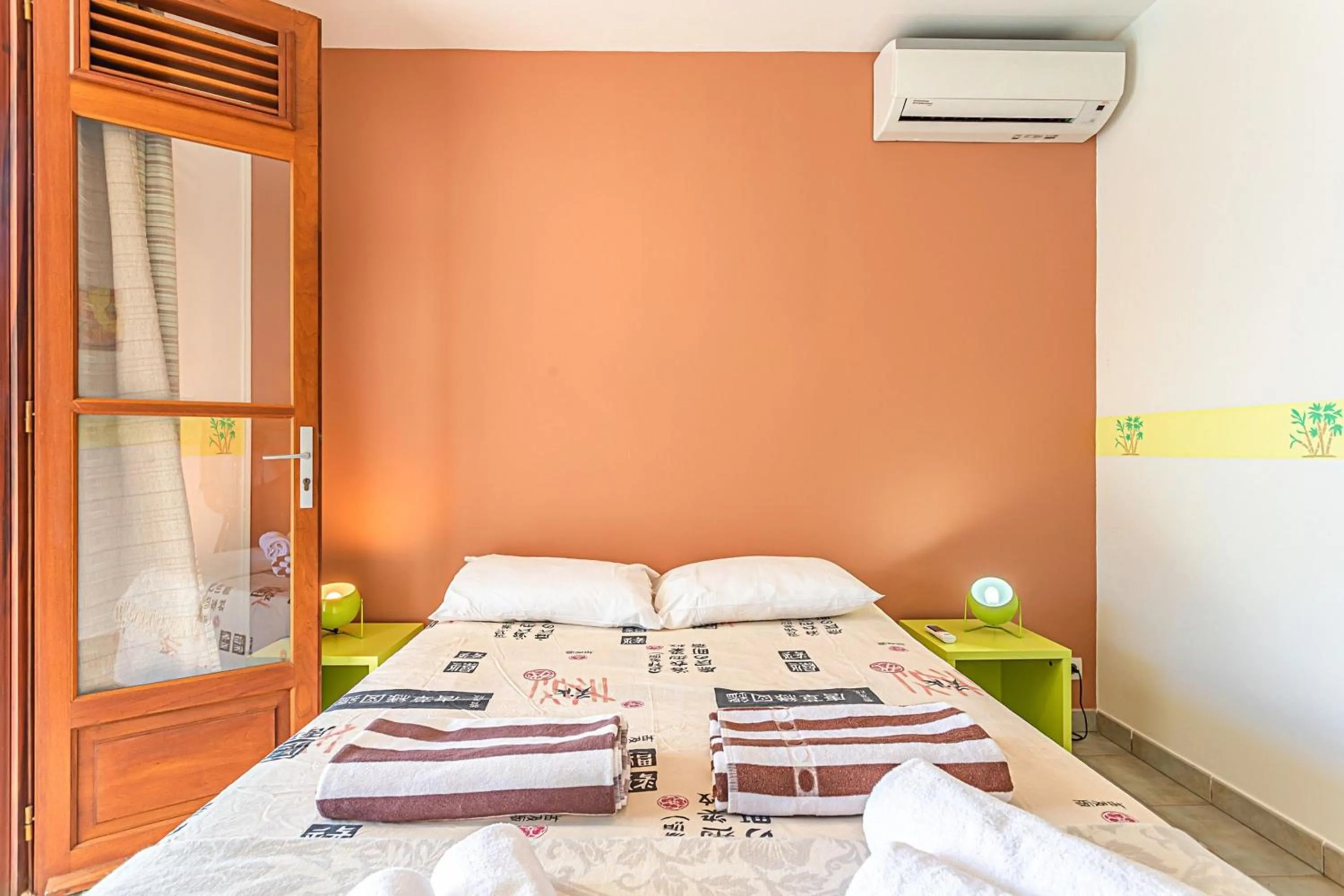 Living room, Bed in Villa spacieuse à Saint-François avec piscine privée