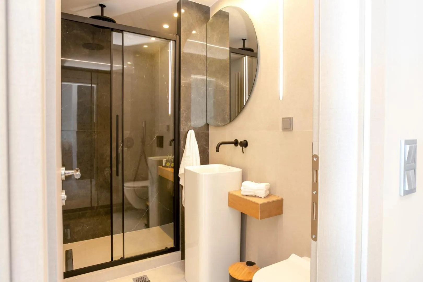 Shower in Sea & the City