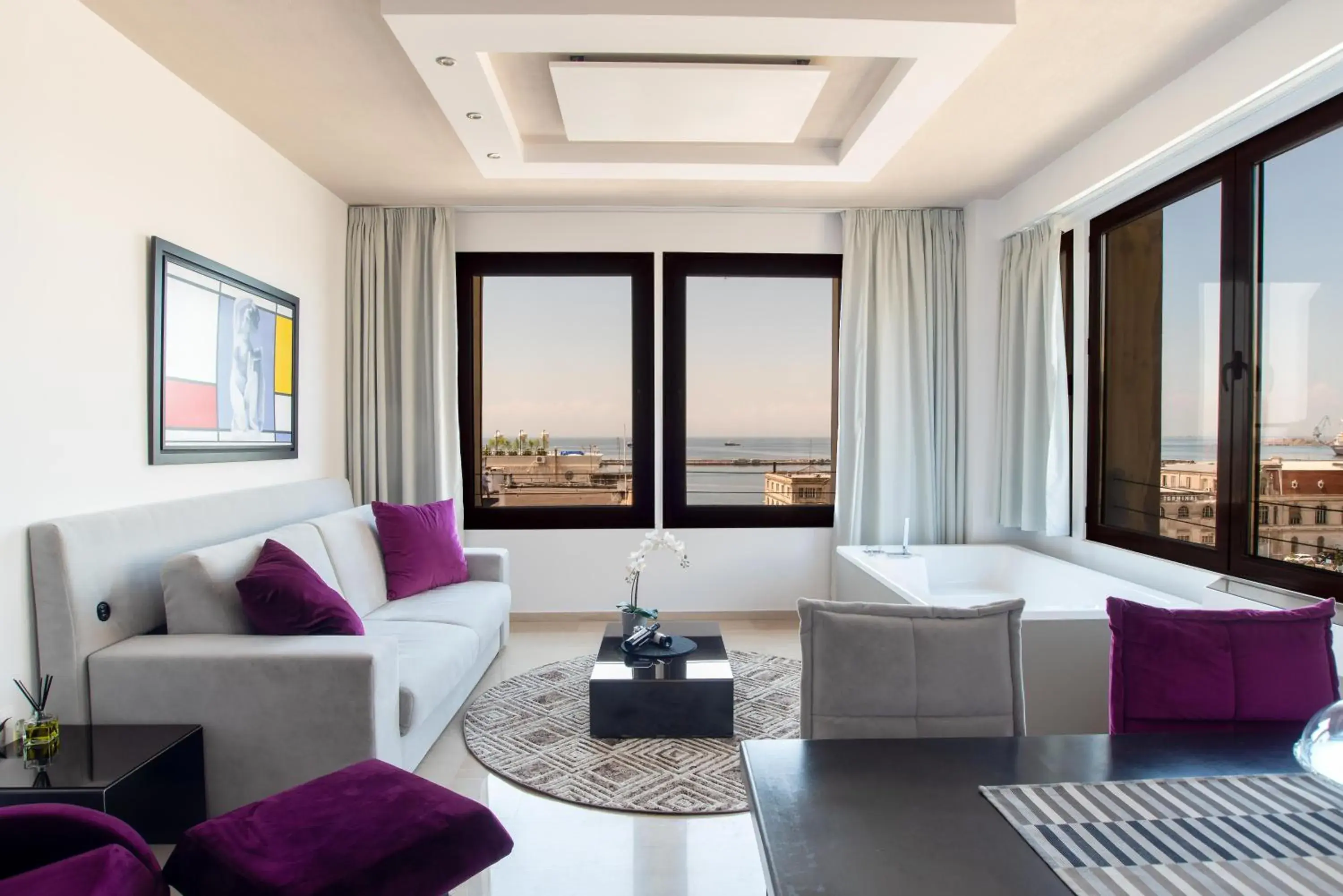 Deluxe Suite with Spa Bath in Sea & the City Deluxe Suite with Spa Bath in Sea & the City