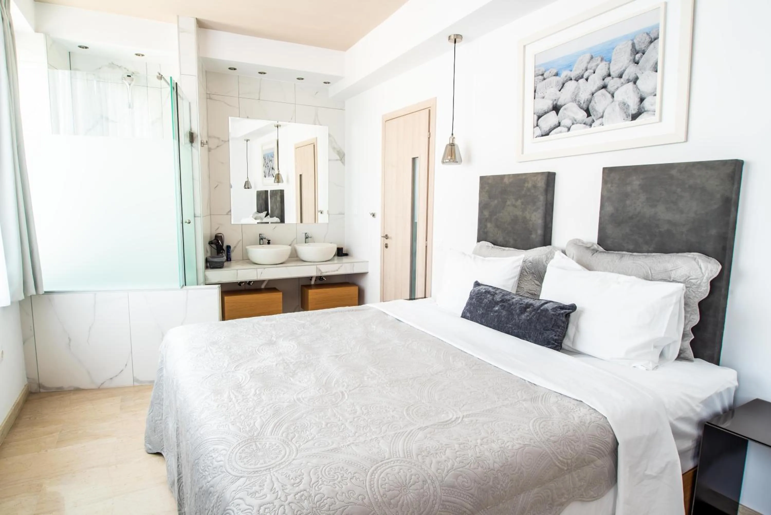 Bed in Sea & the City