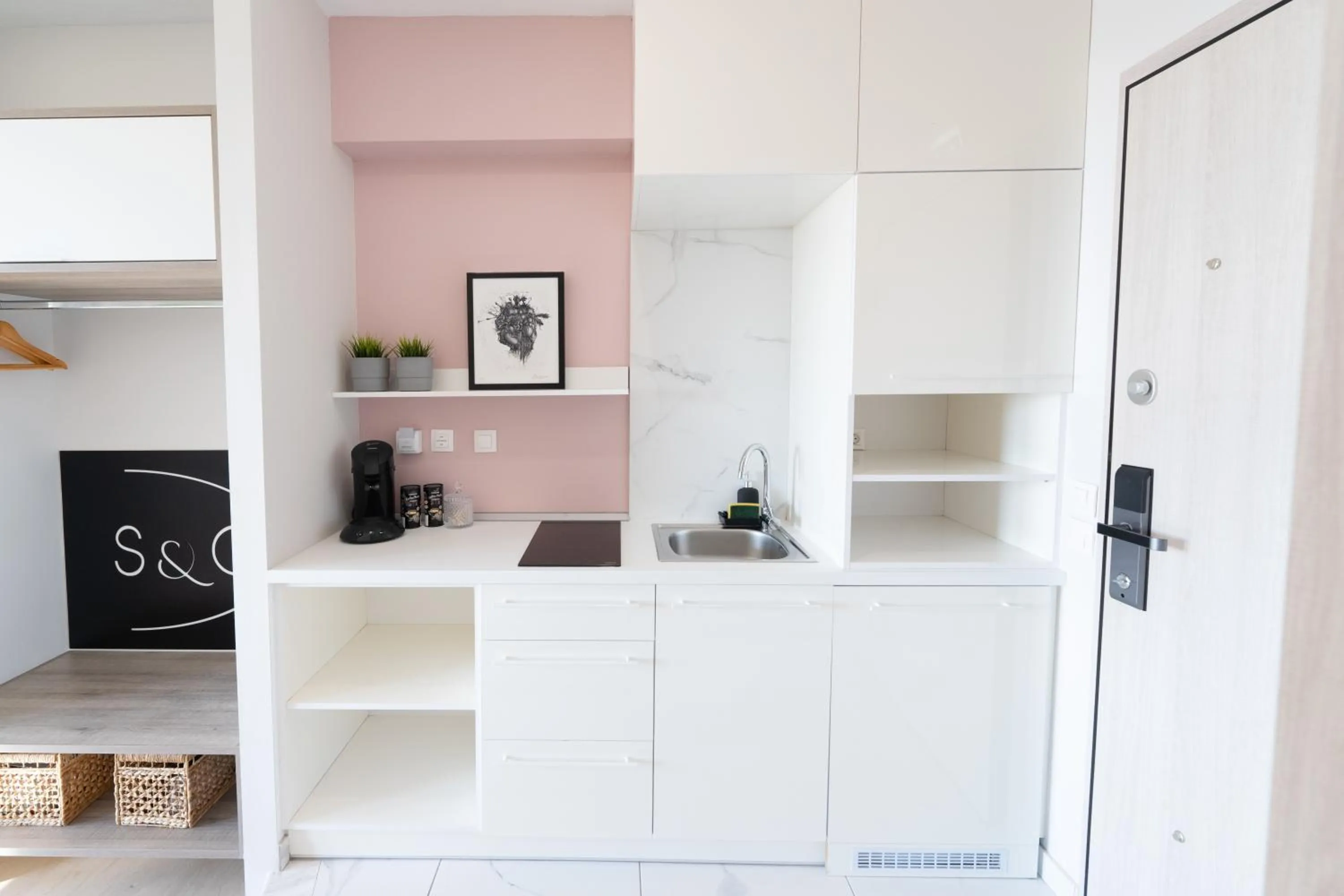 Kitchen or kitchenette in Sea & the City