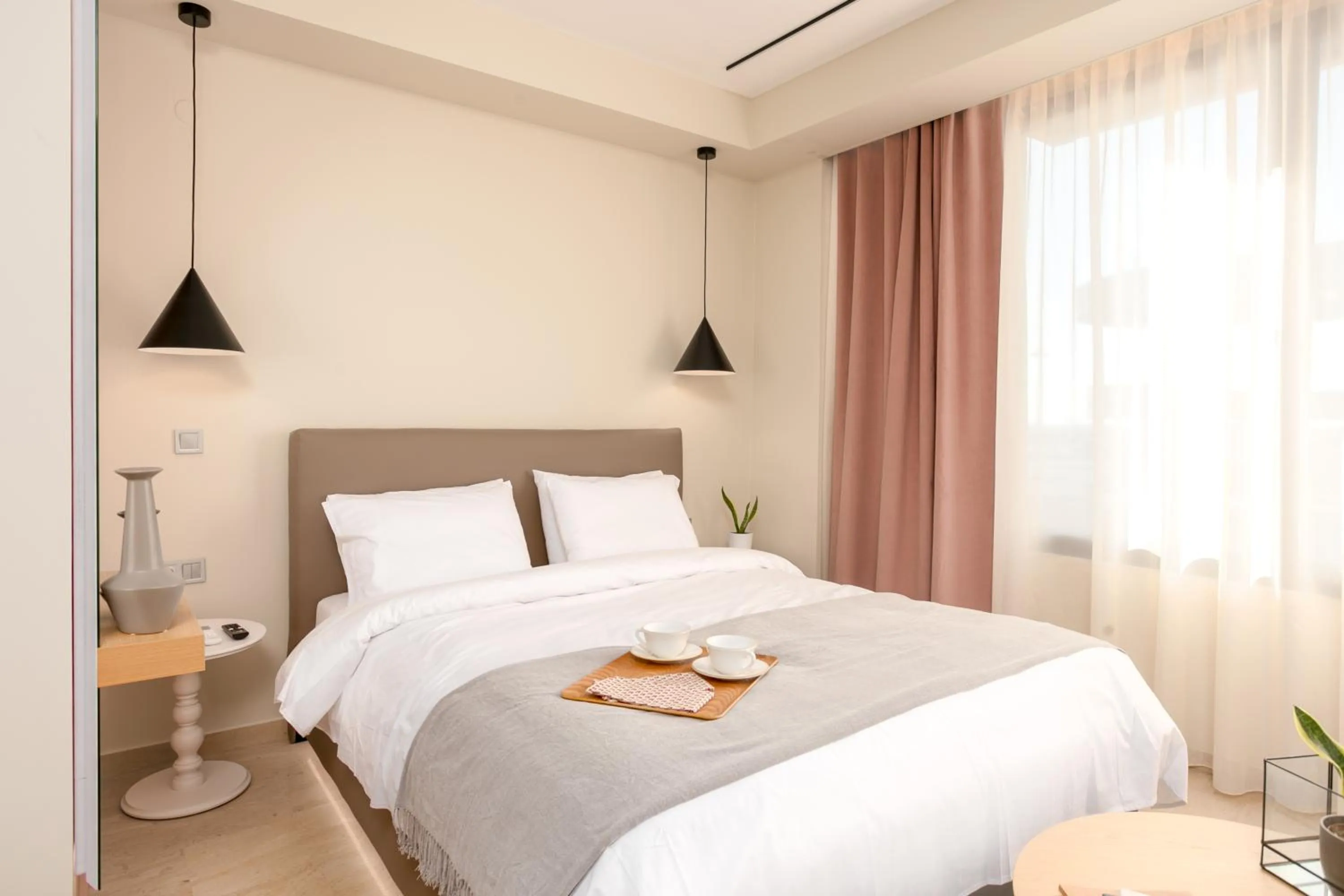 Bed in Sea & the City