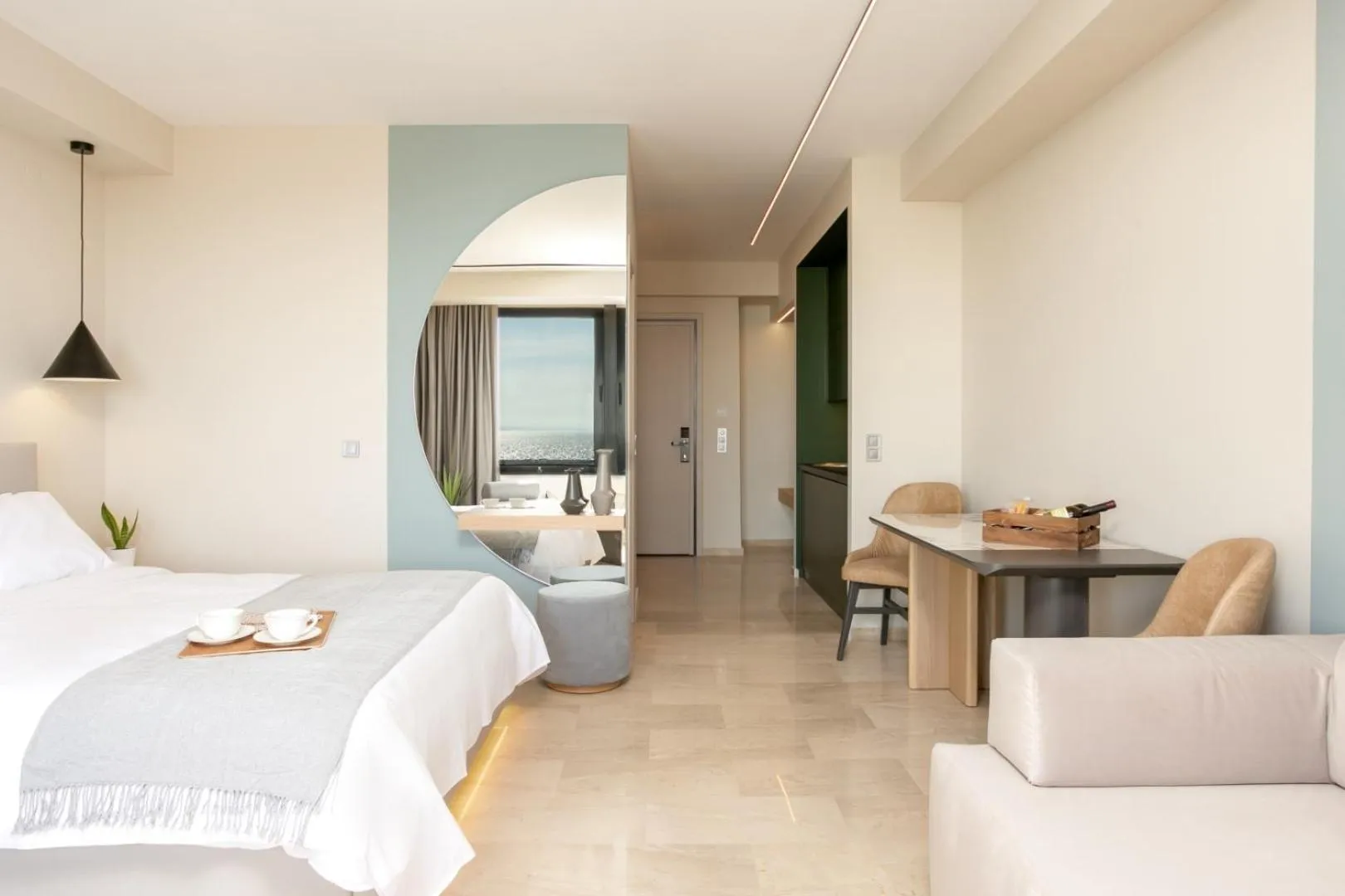 Photo of the whole room, Bed in Sea & the City