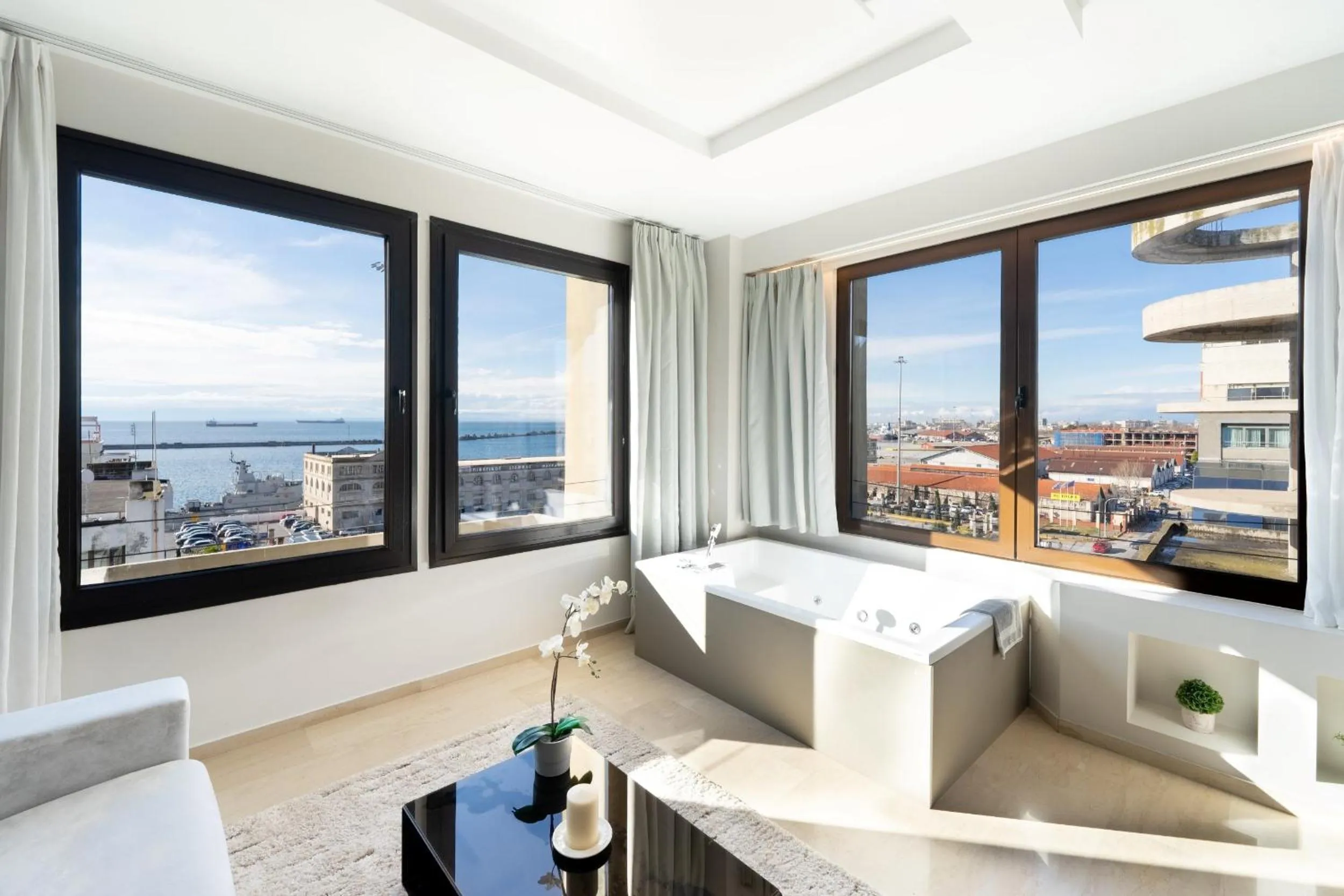 Hot Tub in Sea & the City