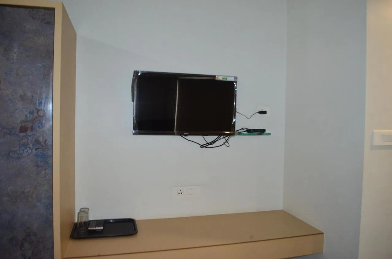 TV and multimedia in Hotel O2 Sangli