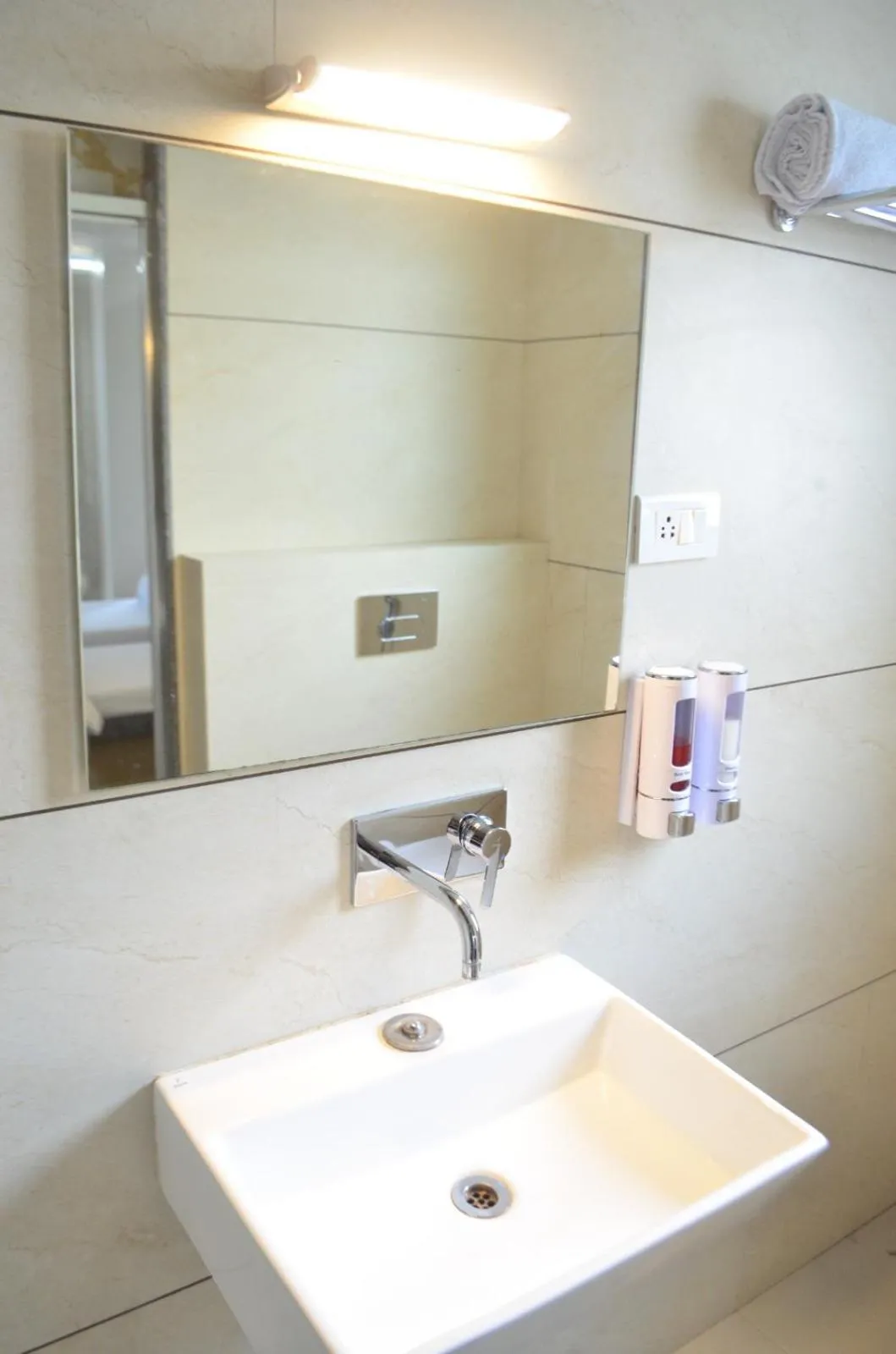 Shower in Hotel O2 Sangli