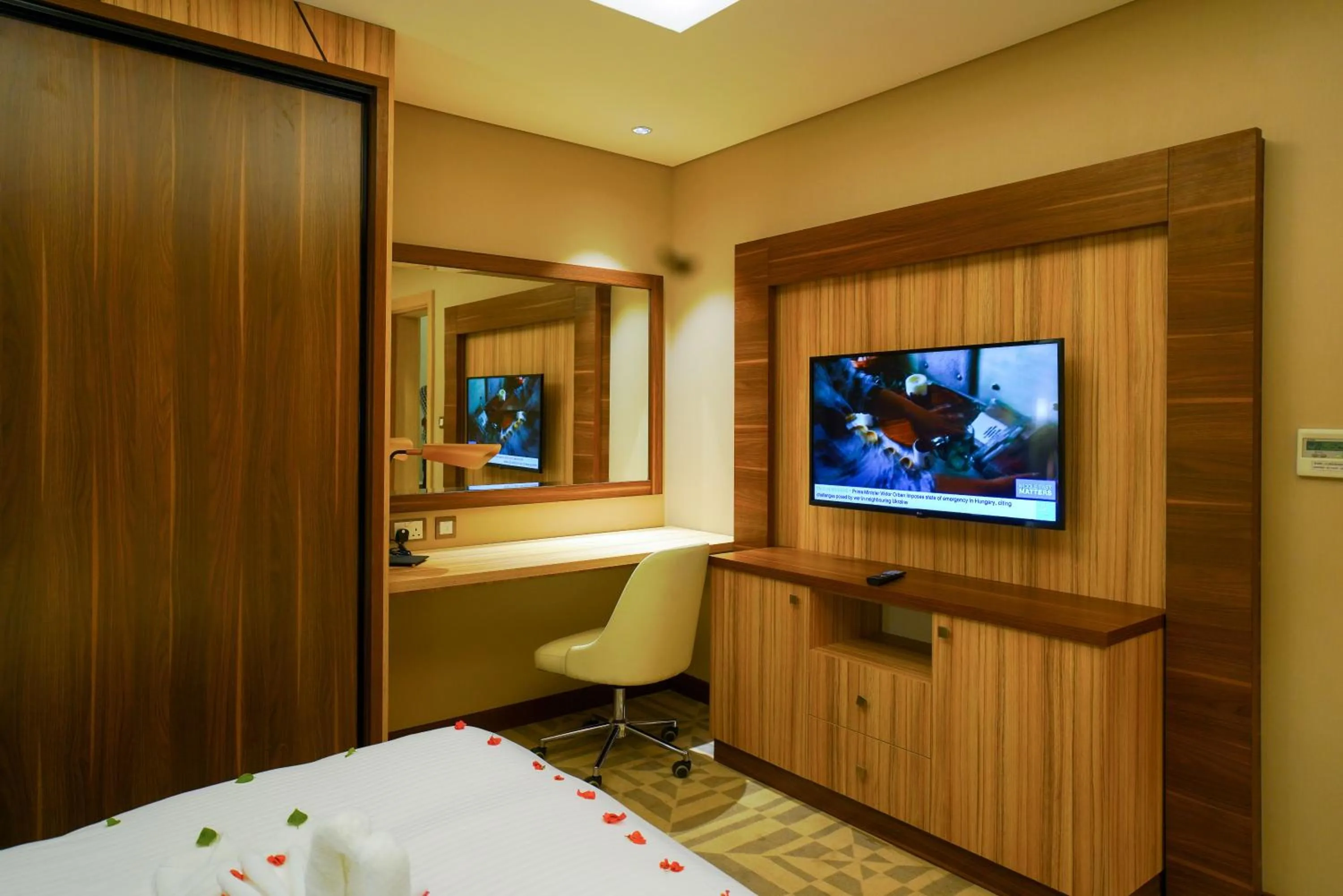 TV and multimedia, Bed in Al Aseel Hotel