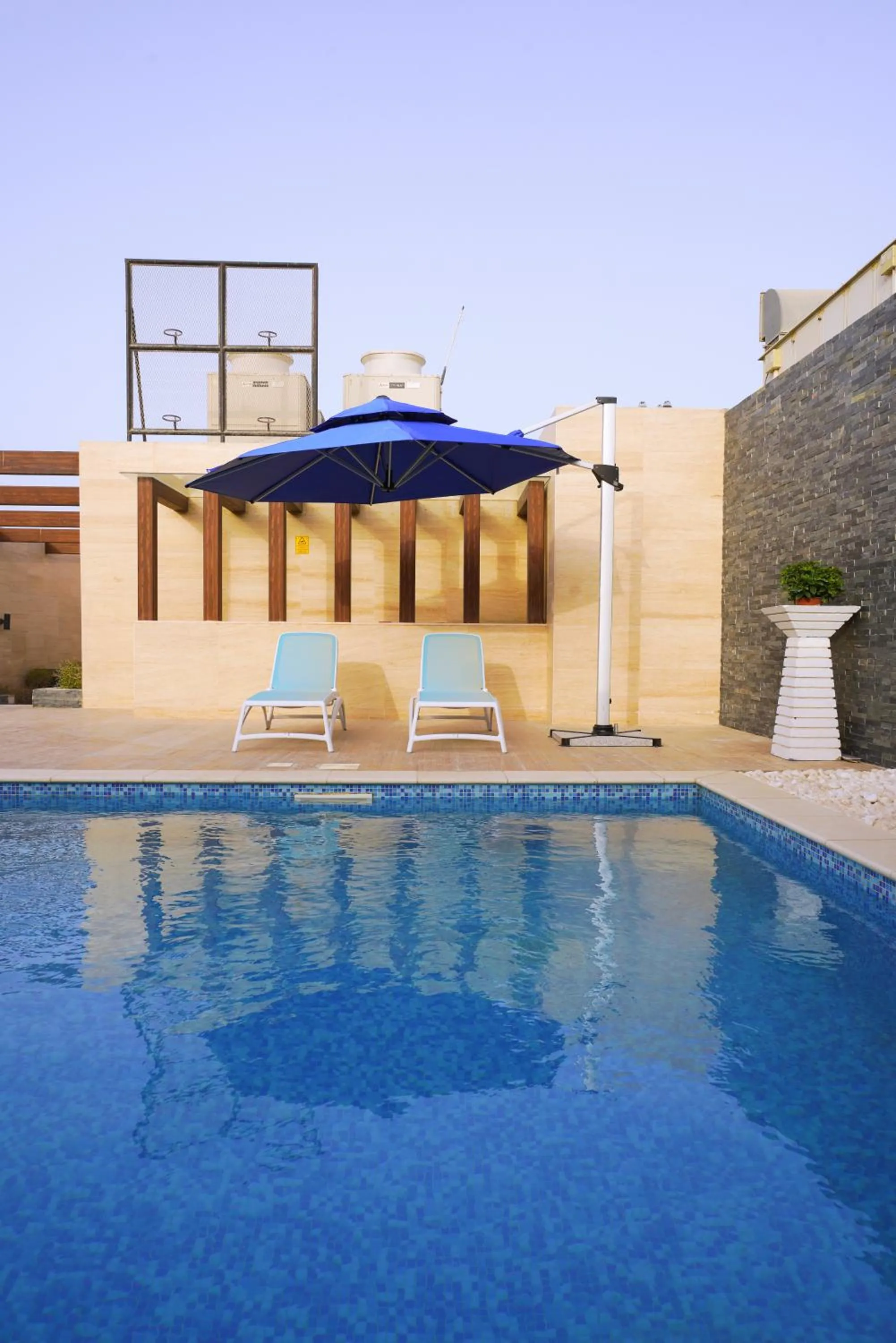 Swimming pool in Al Aseel Hotel