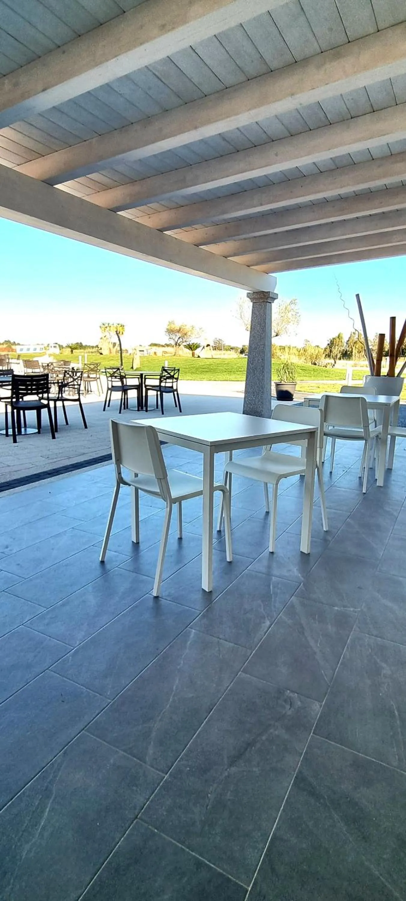 Restaurant/places to eat in Hotel S'arena Beach