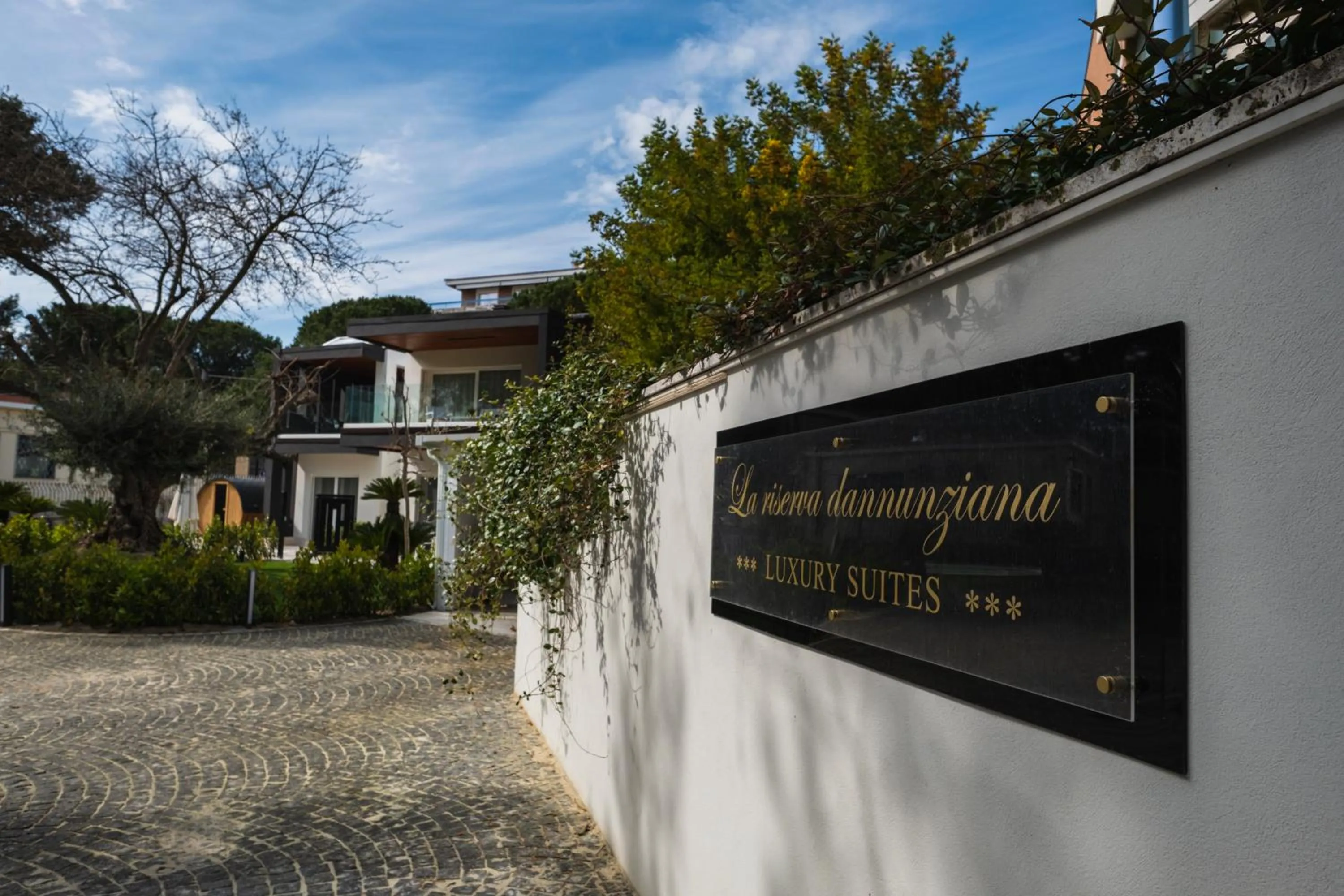 Property logo or sign in Luxury B&B La Riserva Dannunziana