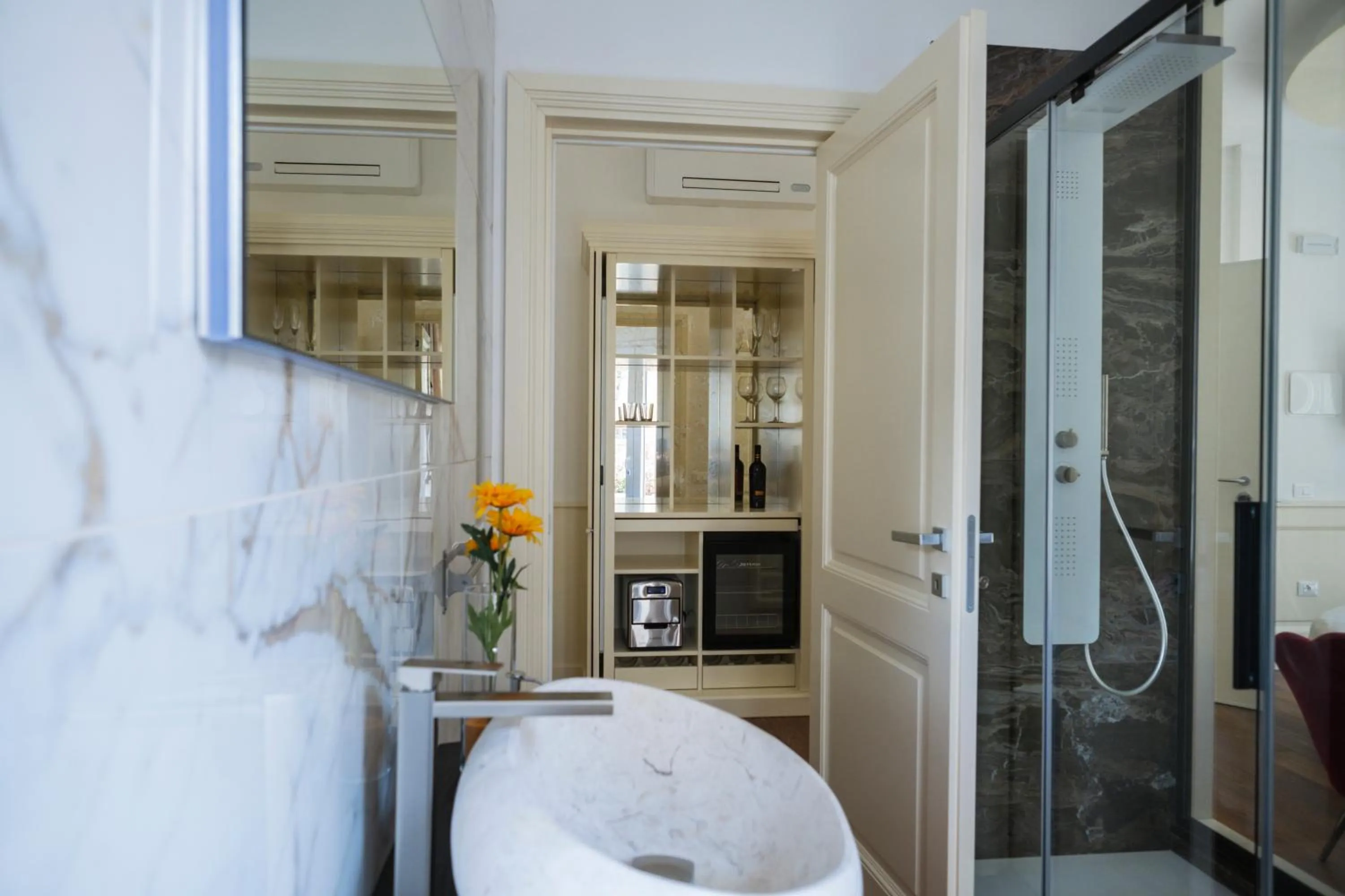 Bathroom in Luxury B&B La Riserva Dannunziana