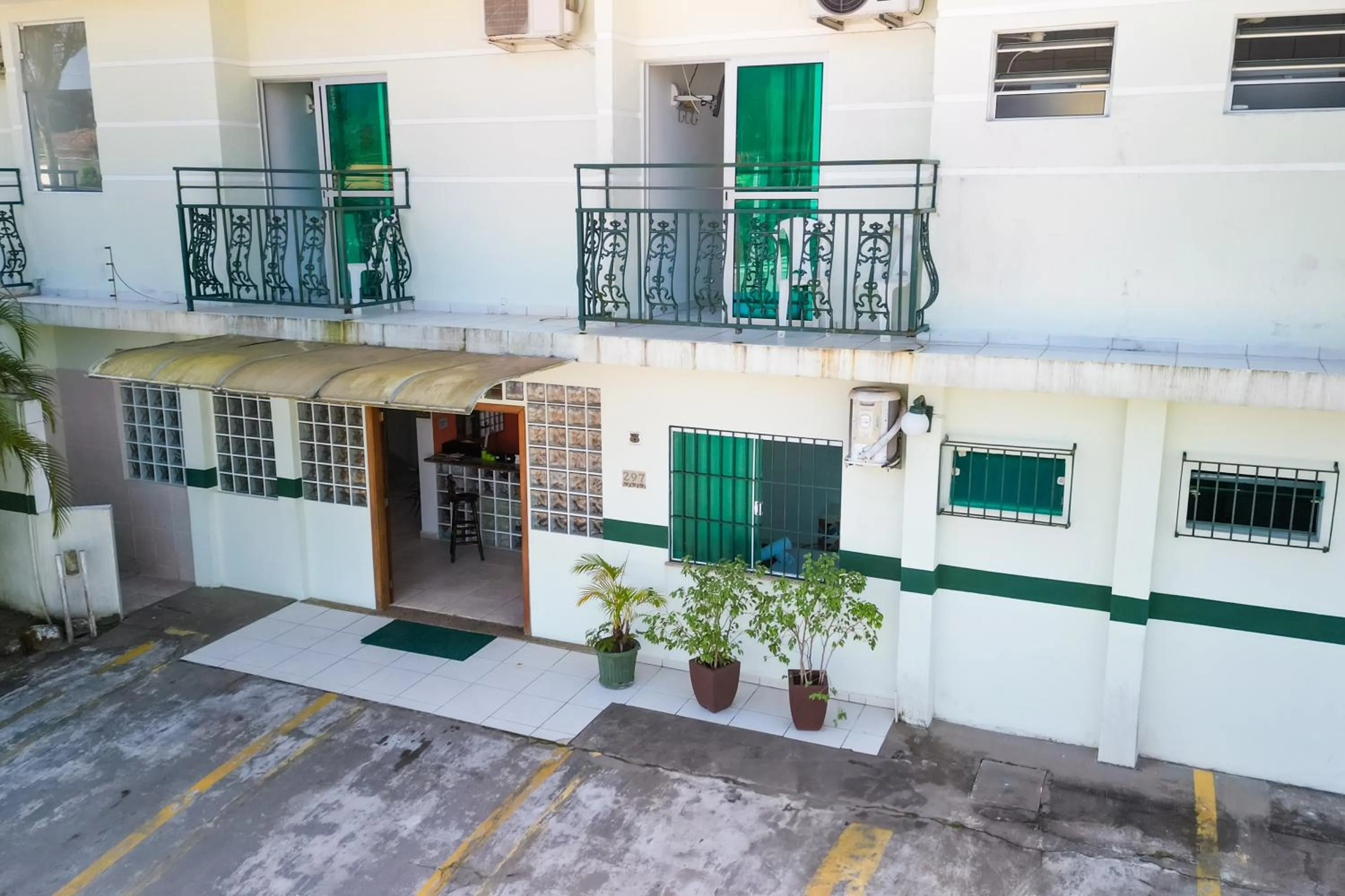 Property building in VELINN Pousada Entre Praias