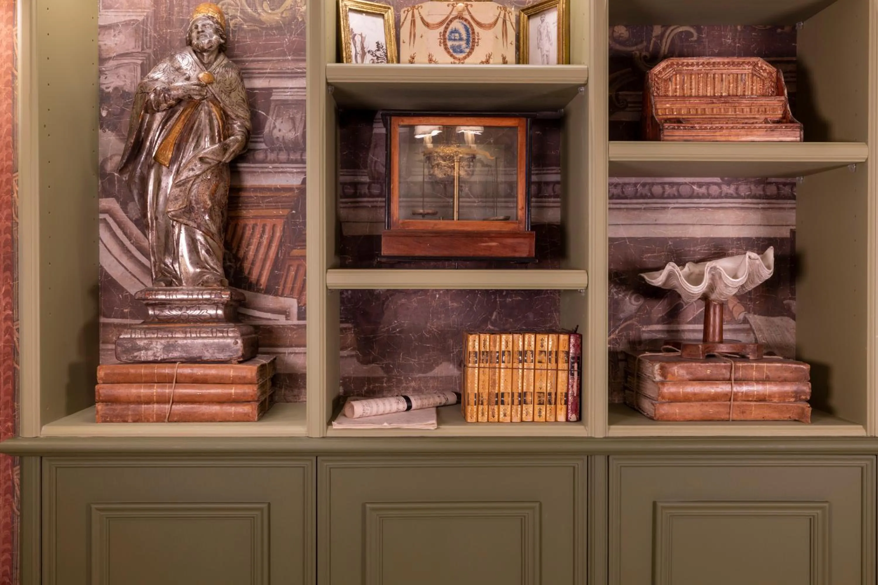 Decorative detail in Maison Cardinal Furstemberg