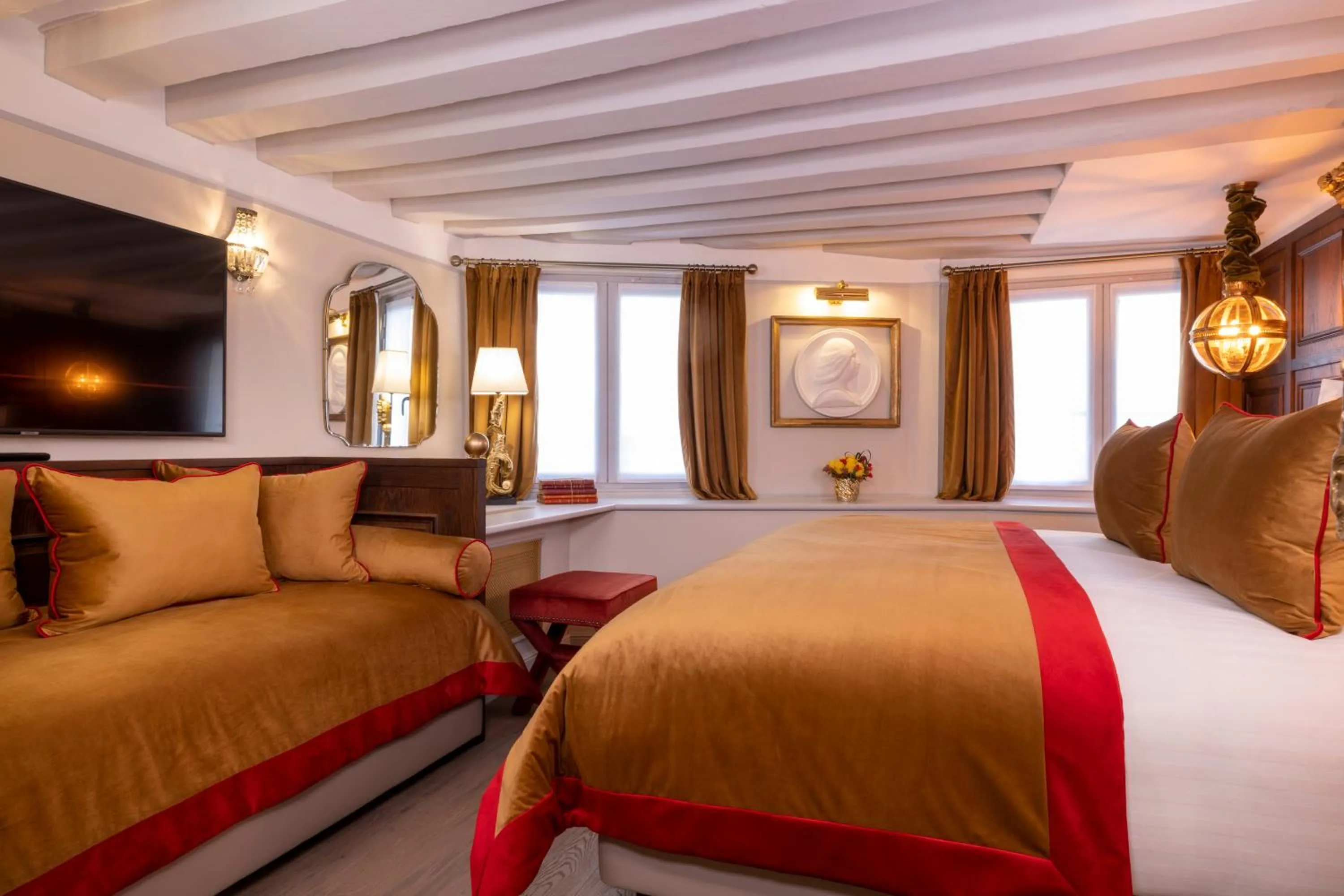 Photo of the whole room, Bed in Maison Cardinal Furstemberg