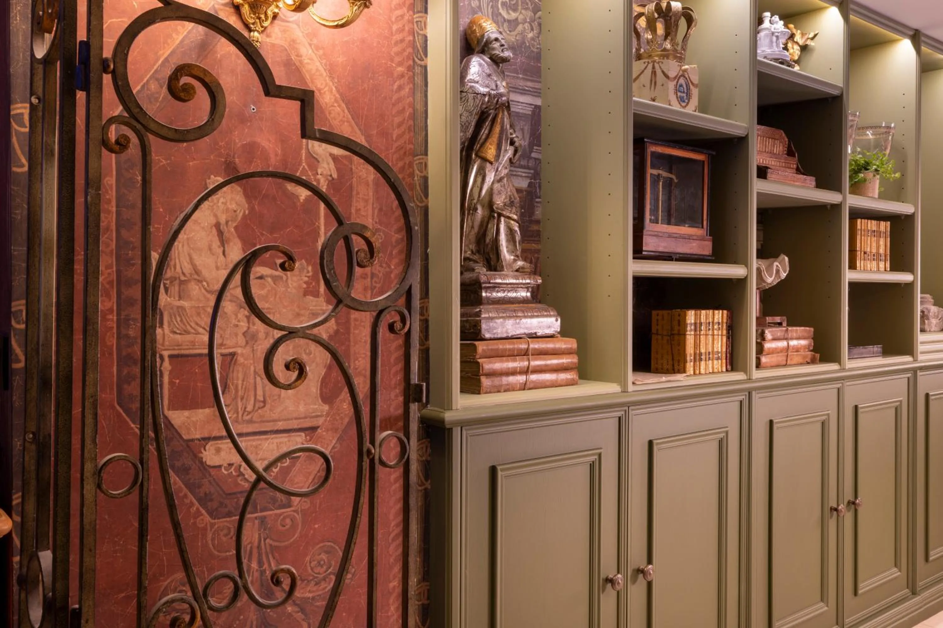 Decorative detail in Maison Cardinal Furstemberg