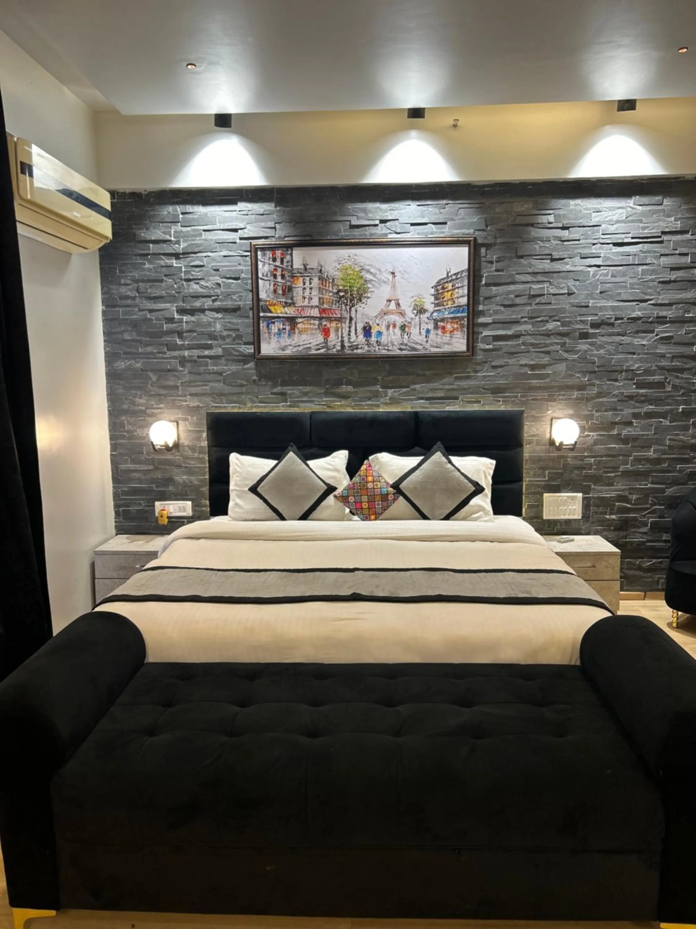 Bed in The Origin Suites DLF MY PAD