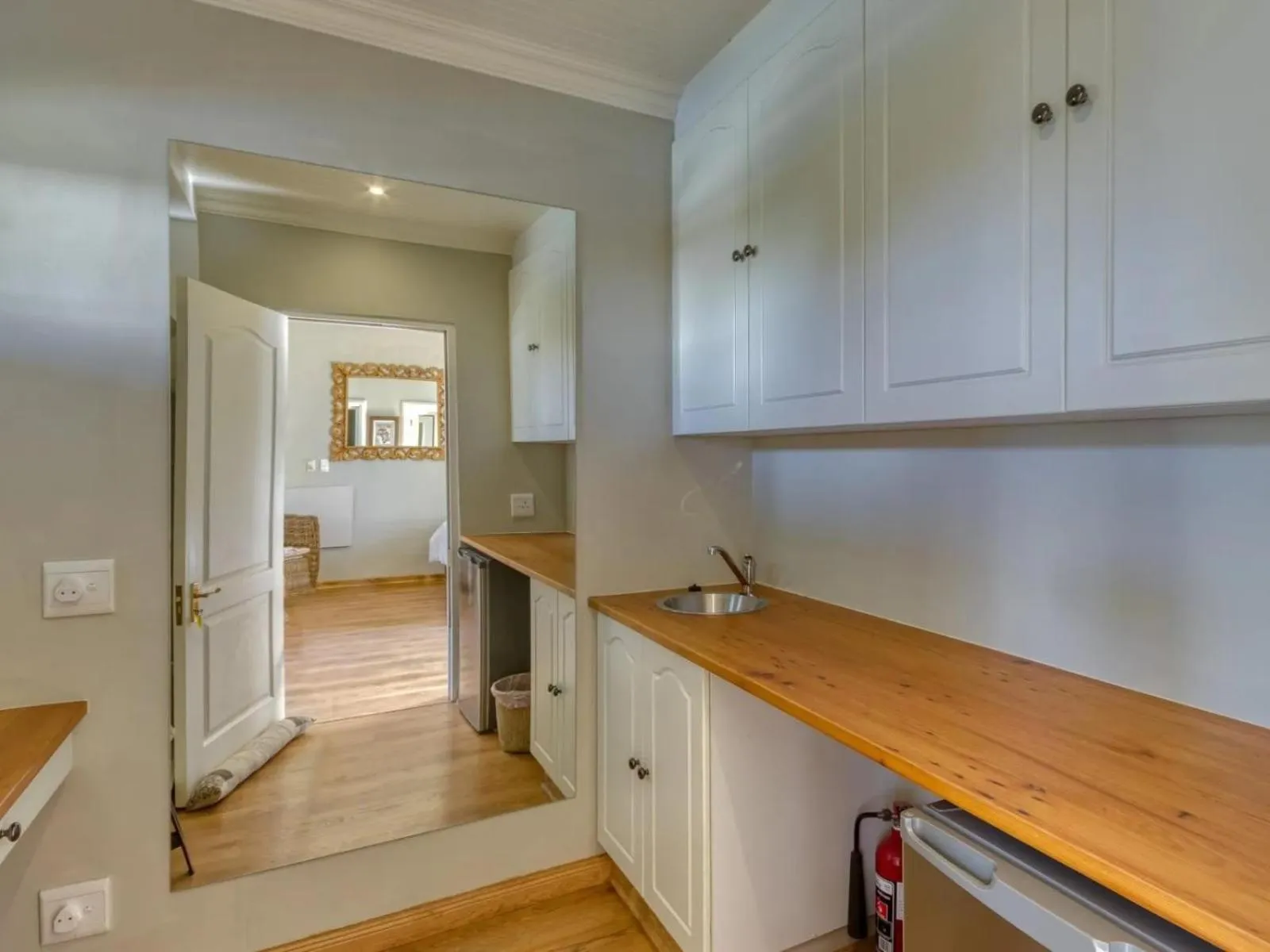 Kitchen or kitchenette in Explorer Guesthouse