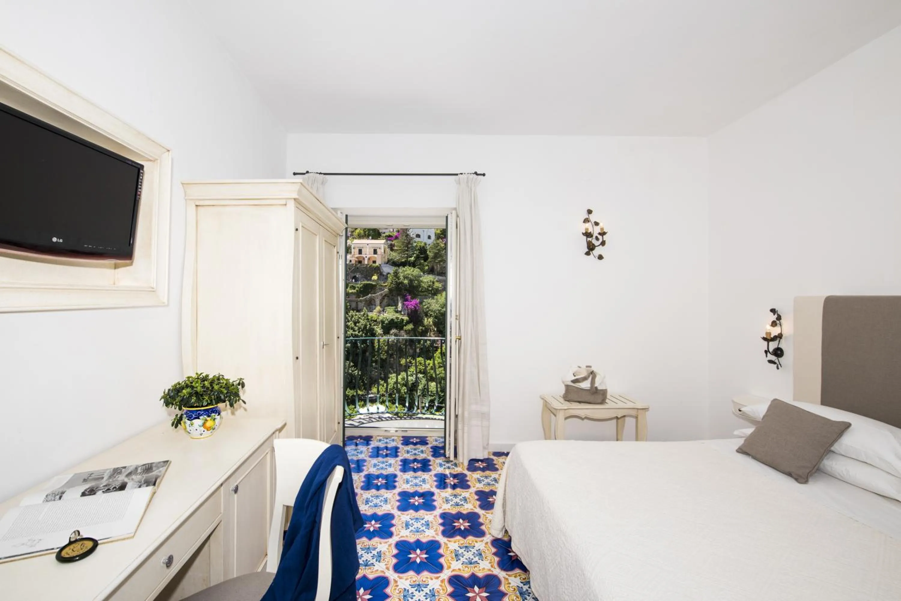 Photo of the whole room, Bed in Hotel Savoia