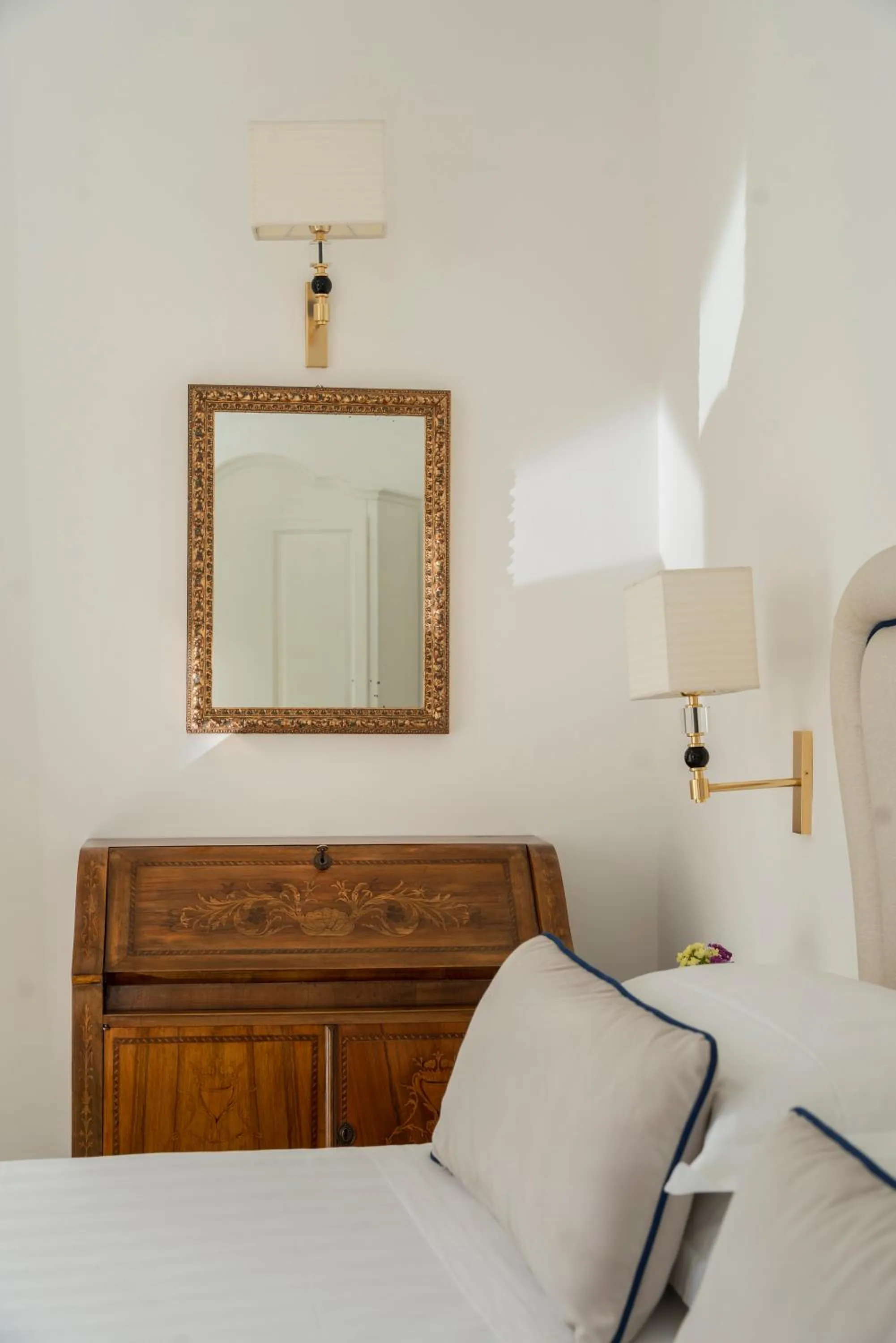 Decorative detail, Bed in Hotel Savoia