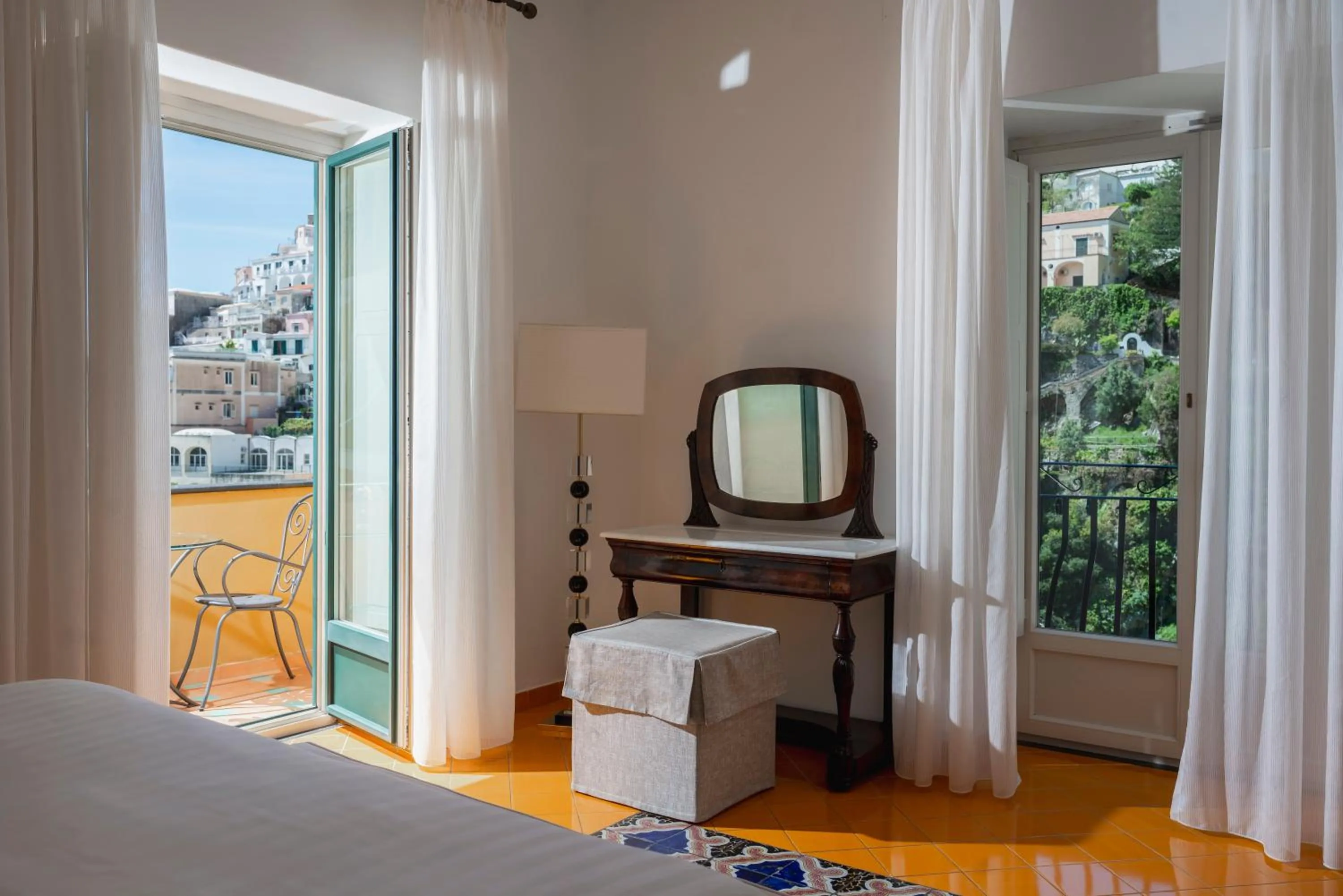Decorative detail, Bed in Hotel Savoia
