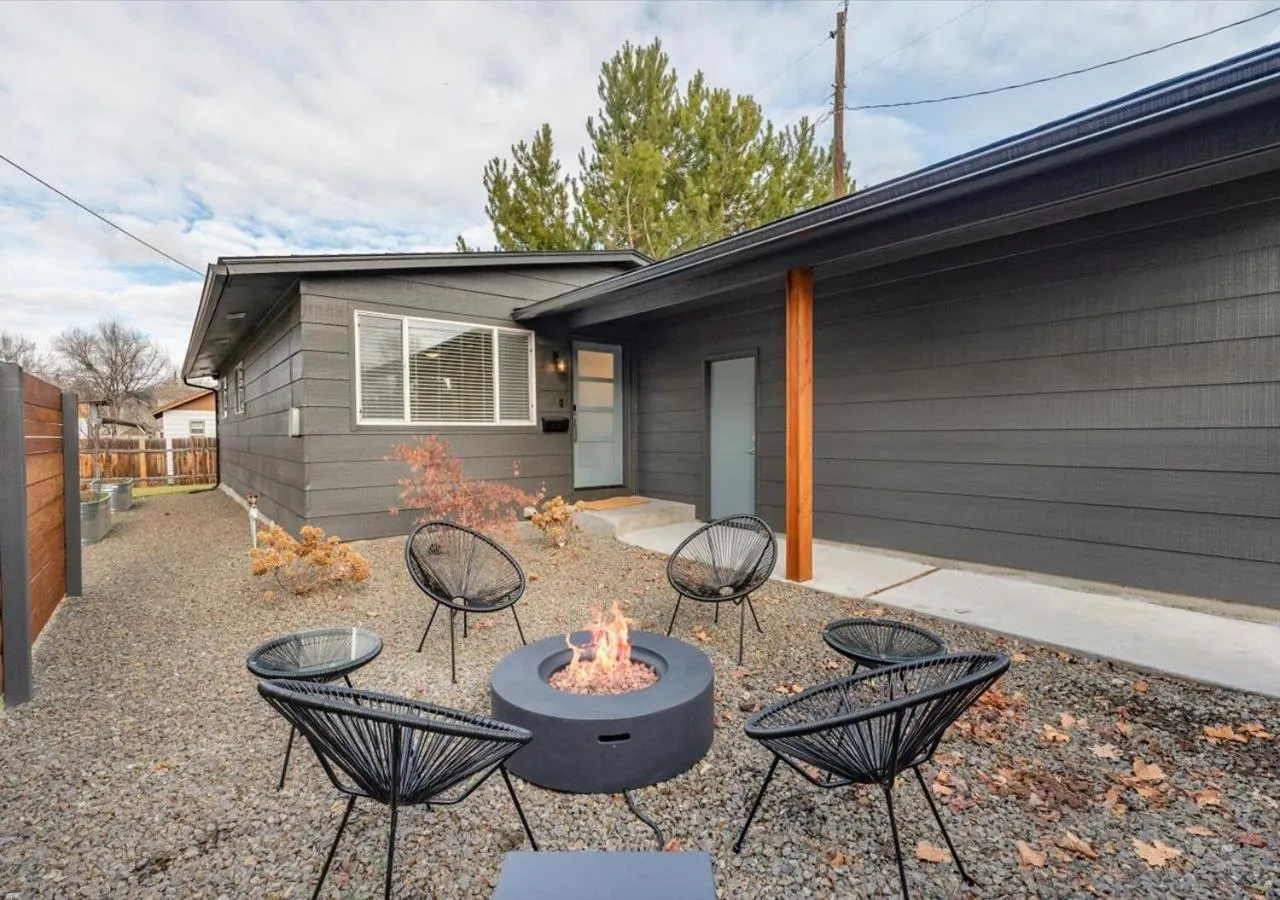 Mid Century Modern Boise-River Bungalow w/ Hot Tub