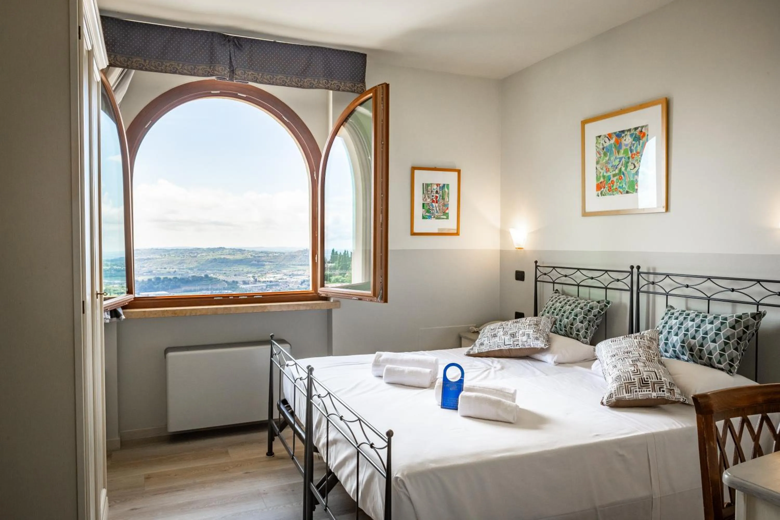 View (from property/room), Bed in Villa San Giorgio
