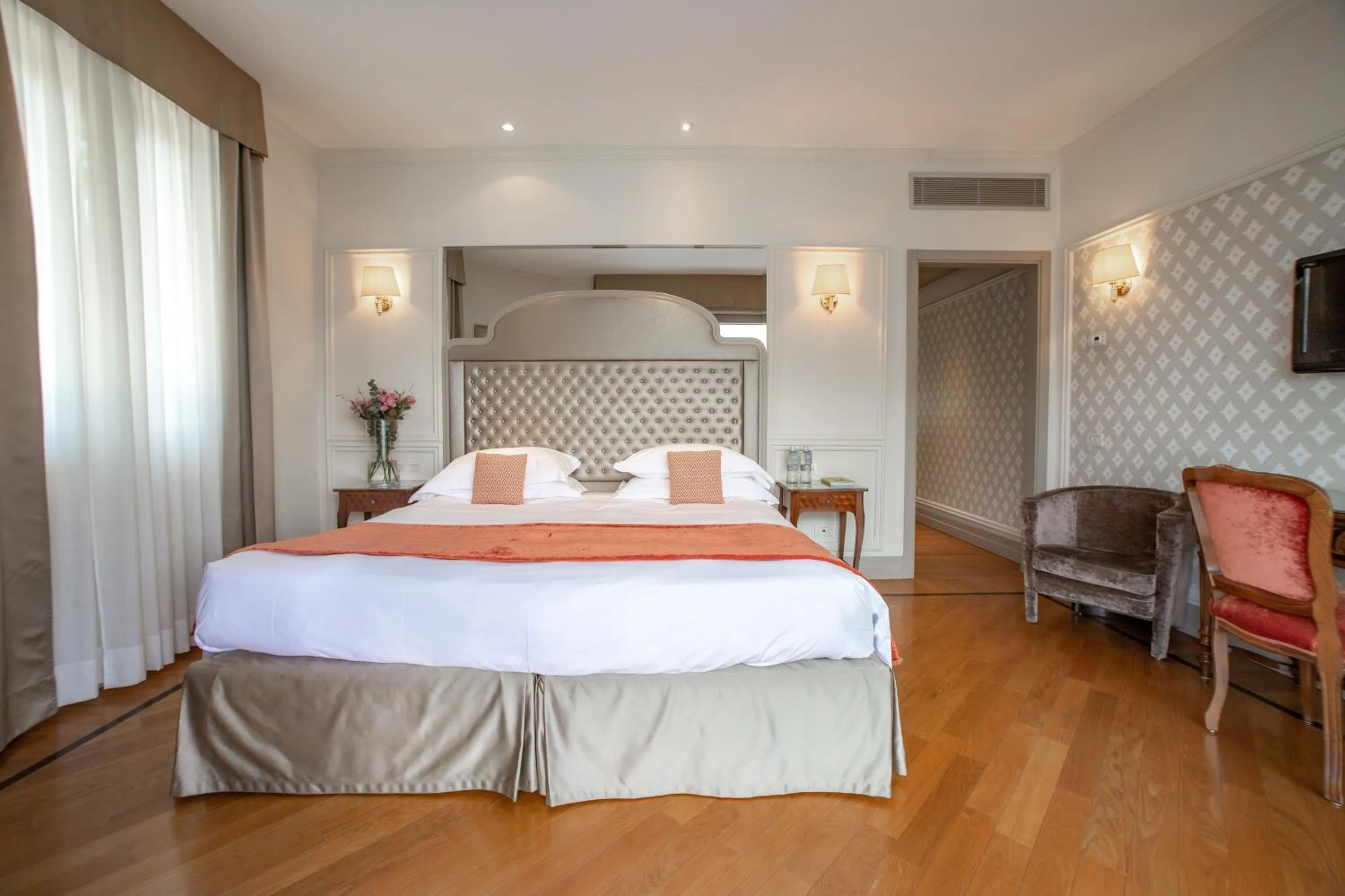 Bedroom, Bed in Hotel Villa Flori