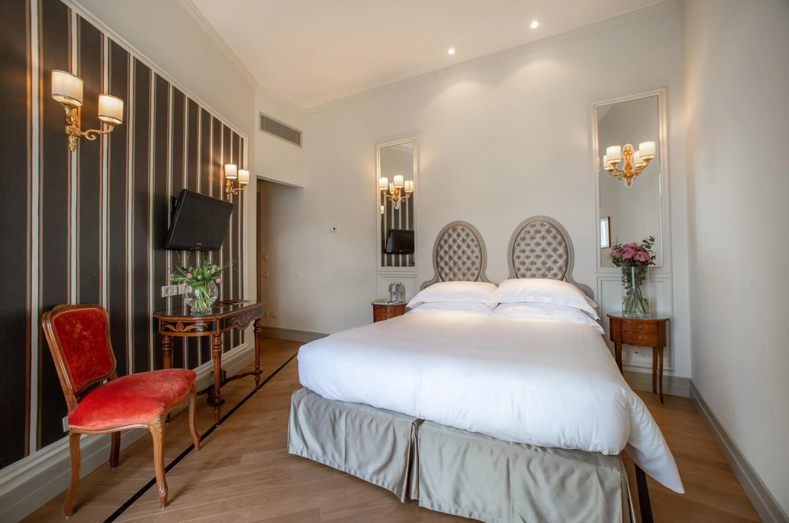 Bedroom, Bed in Hotel Villa Flori