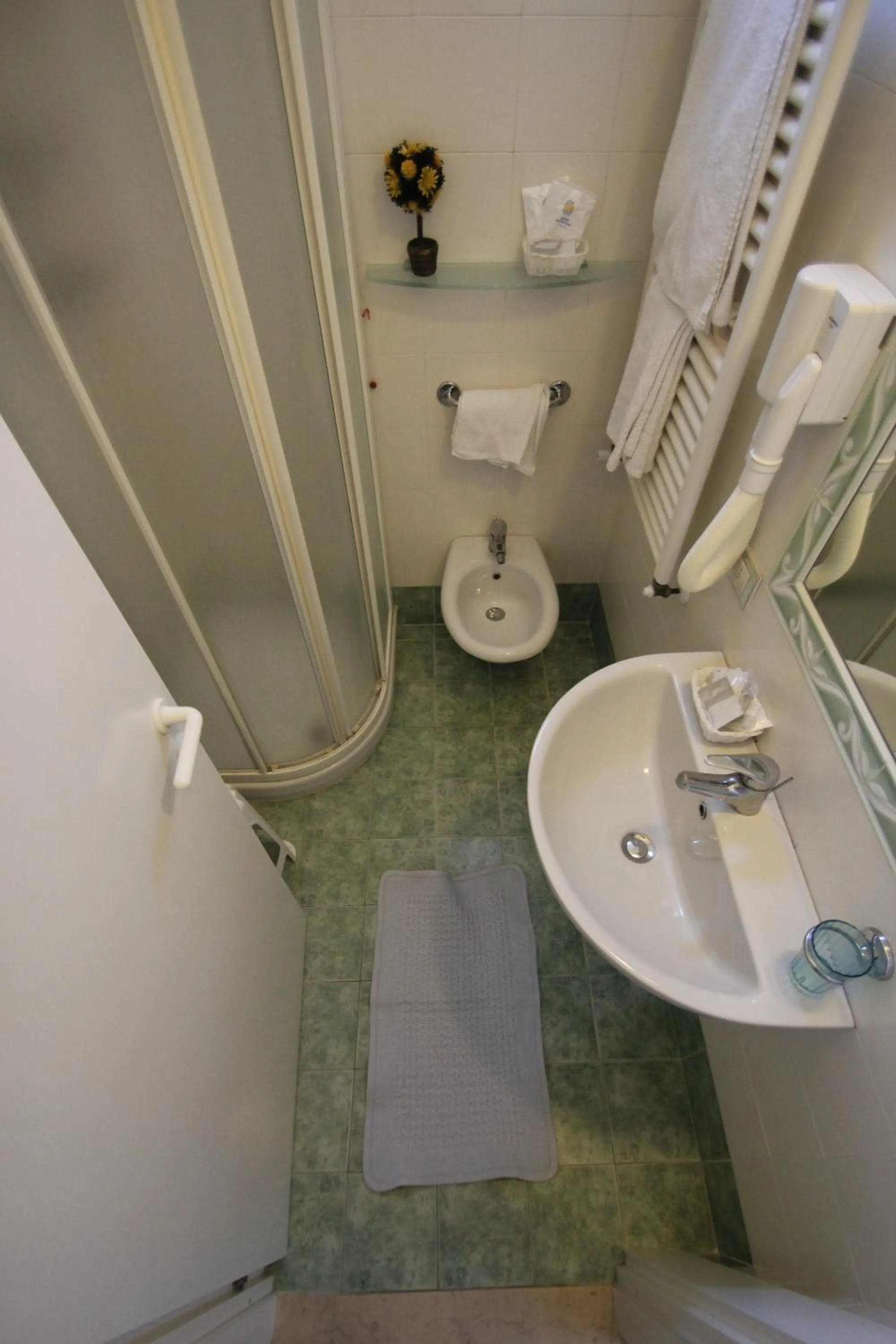 Bathroom in Hotel Romagna