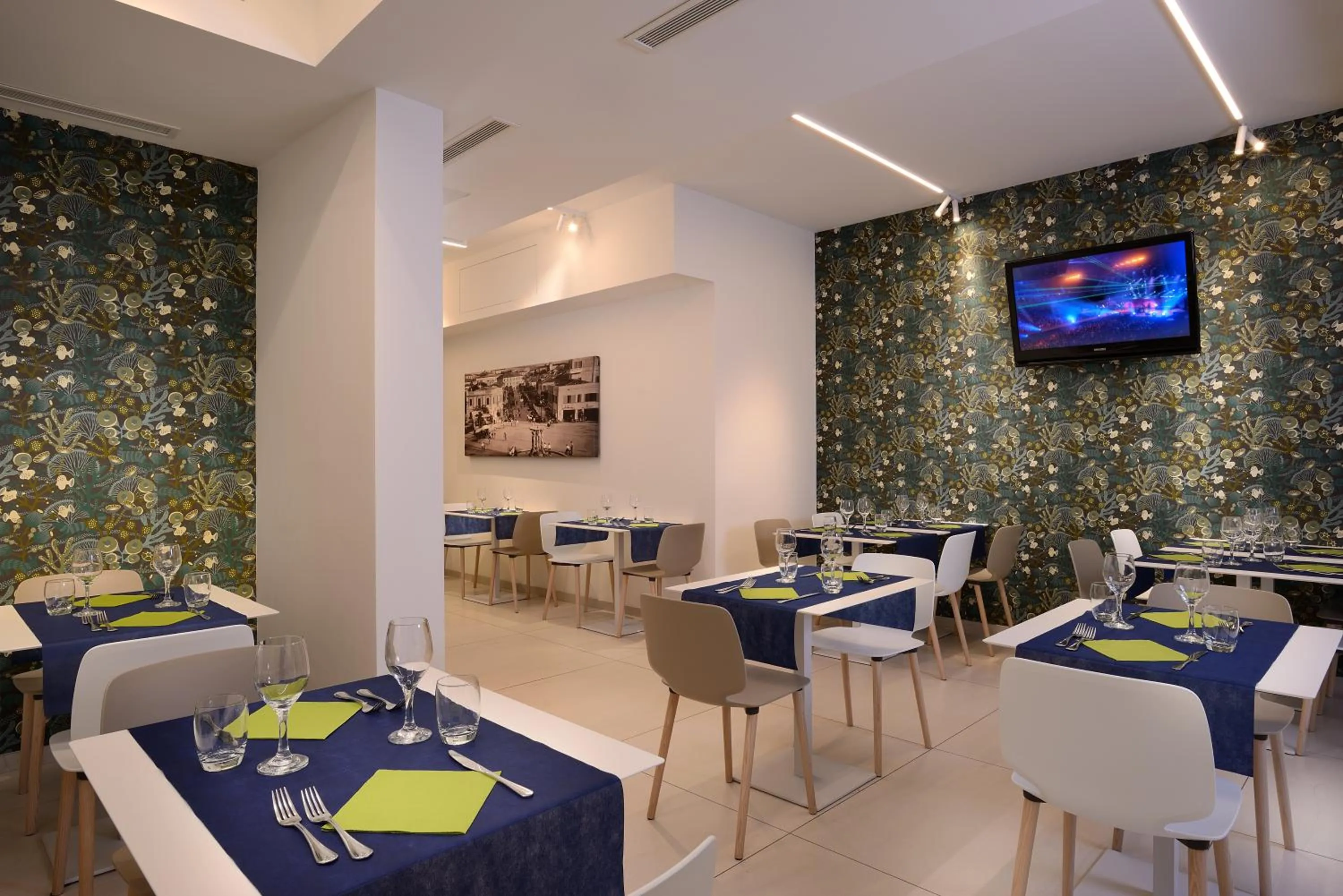 Restaurant/places to eat in Hotel Romagna