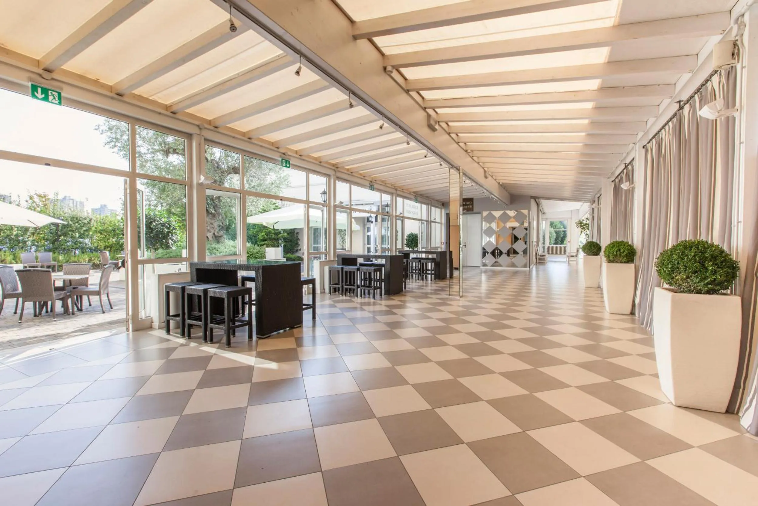Seating area in Savoia Hotel Regency
