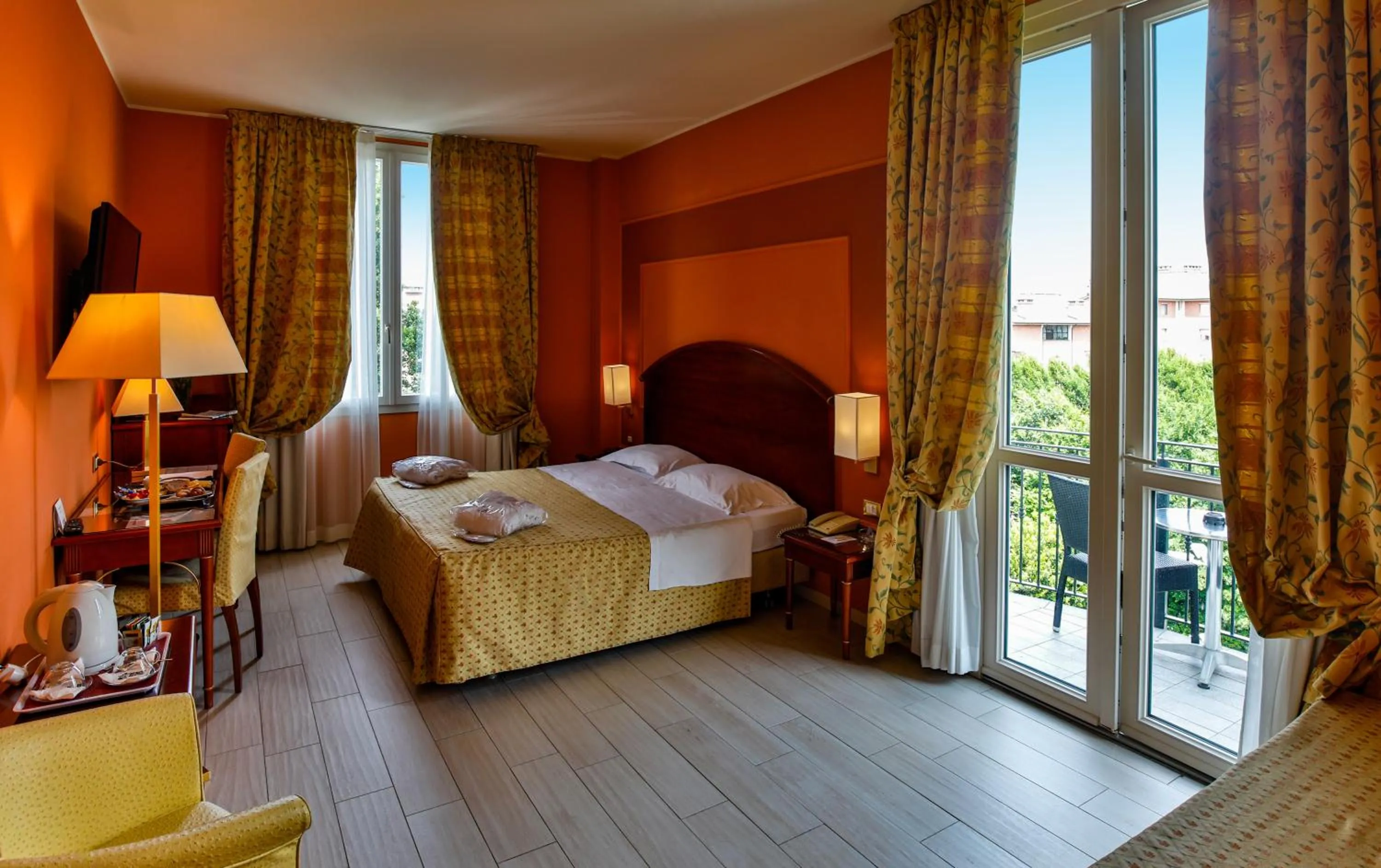 Bedroom, Bed in Savoia Hotel Regency