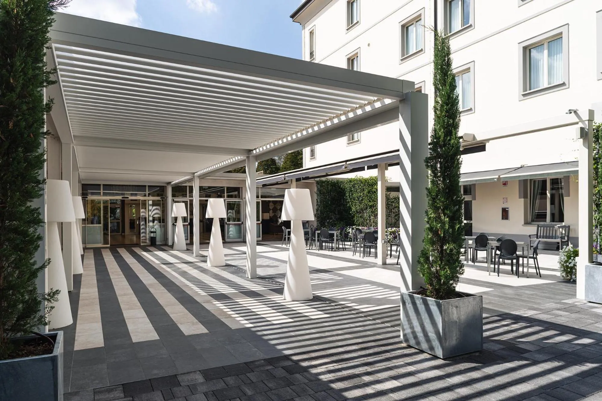 Patio in Savoia Hotel Regency