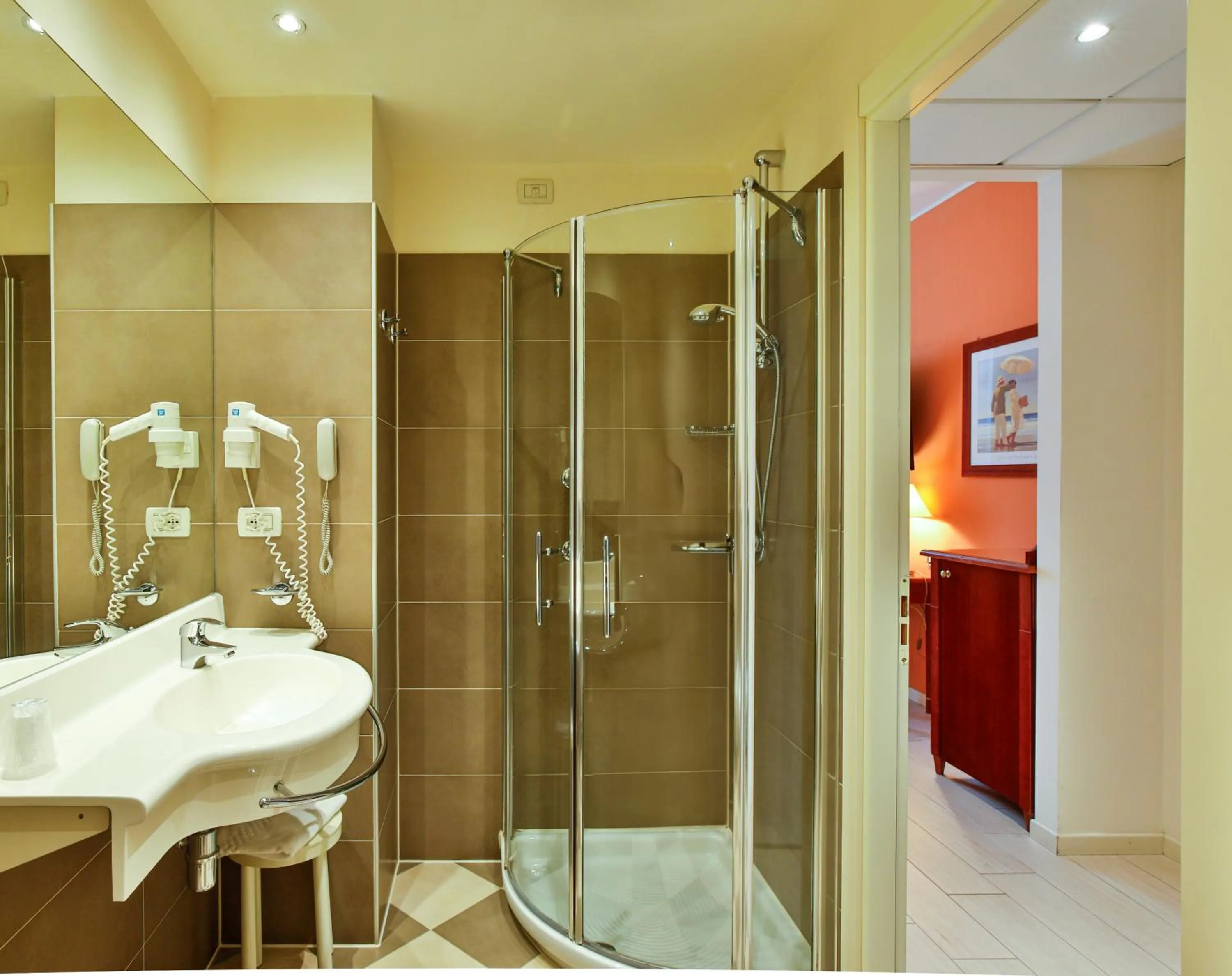 Shower in Savoia Hotel Regency