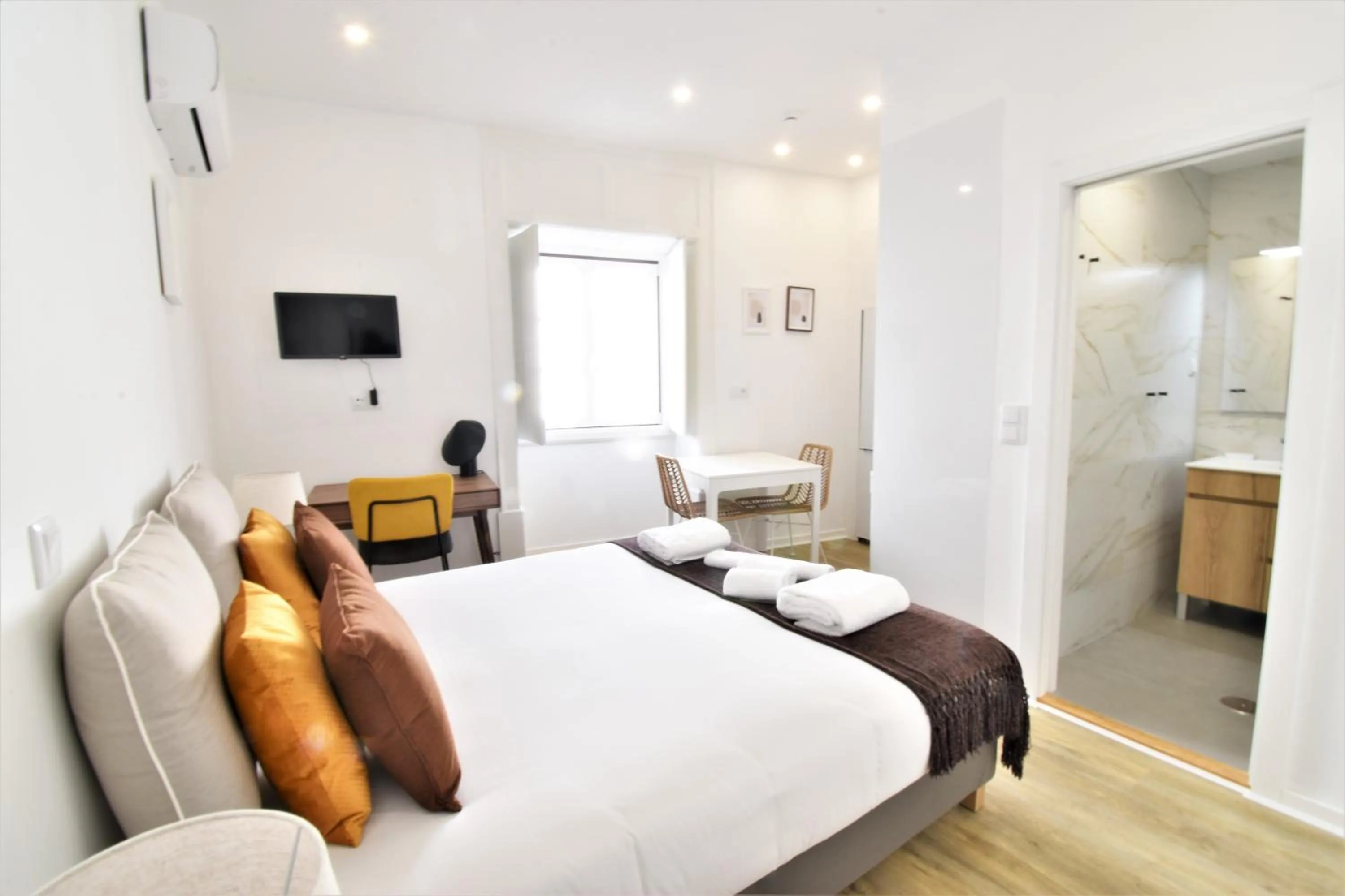 Photo of the whole room, Bed in Sophia Studios