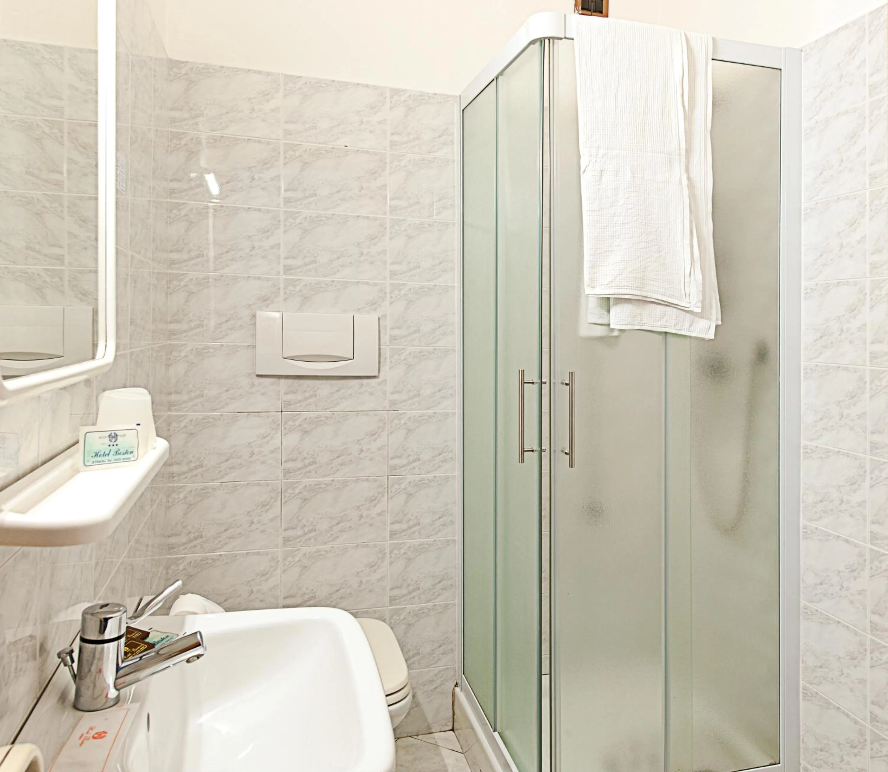 Shower in Hotel Boston