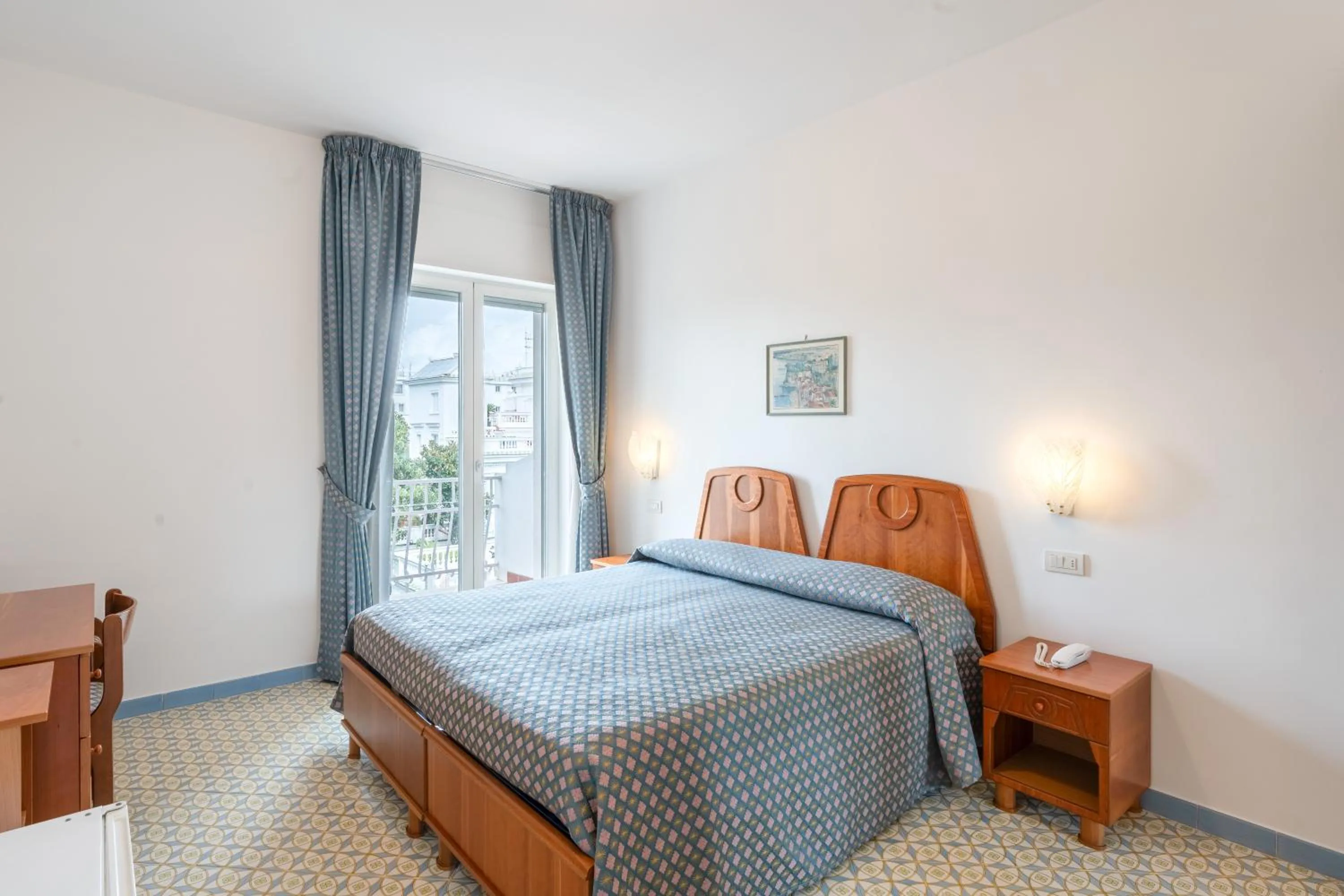 Bathroom, Bed in Hotel Eliseo Park's