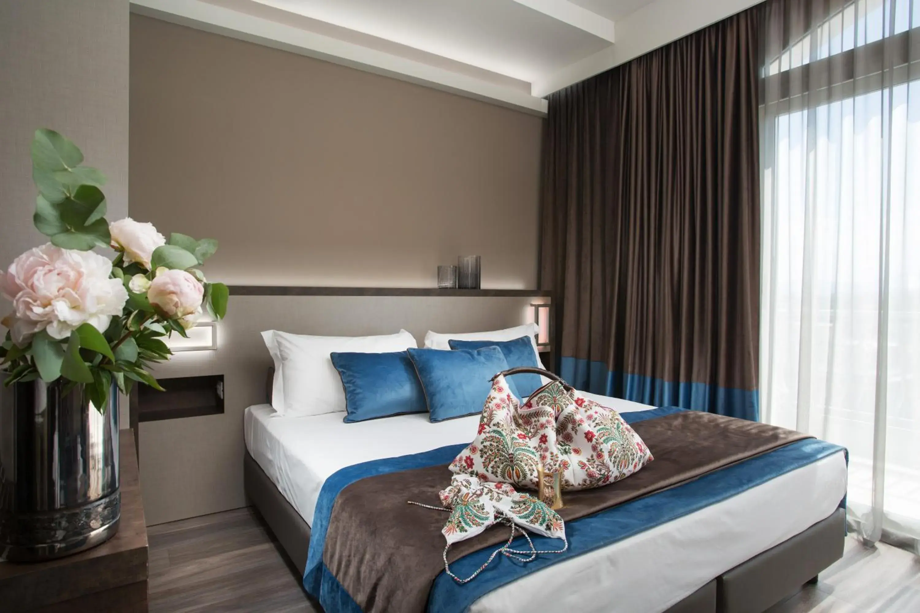 Deluxe Room in Hotel Continental Deluxe Room in Hotel Continental