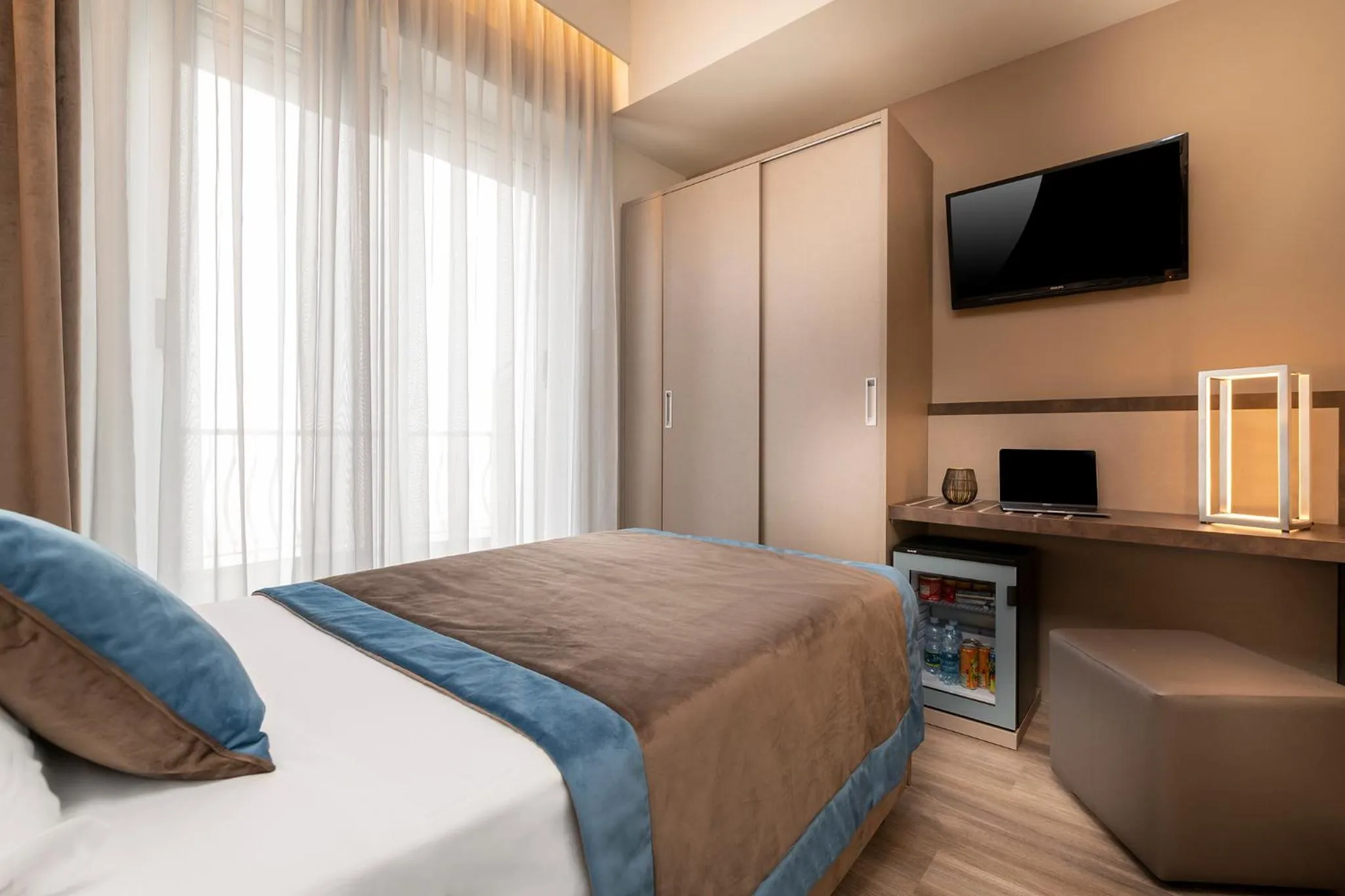 Bed in Hotel Continental