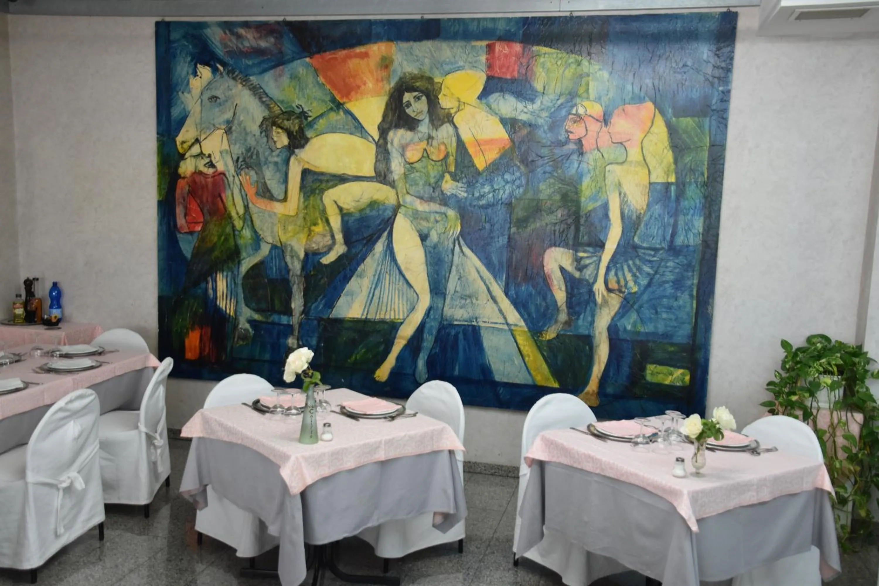 Restaurant/places to eat in Hotel Califfo