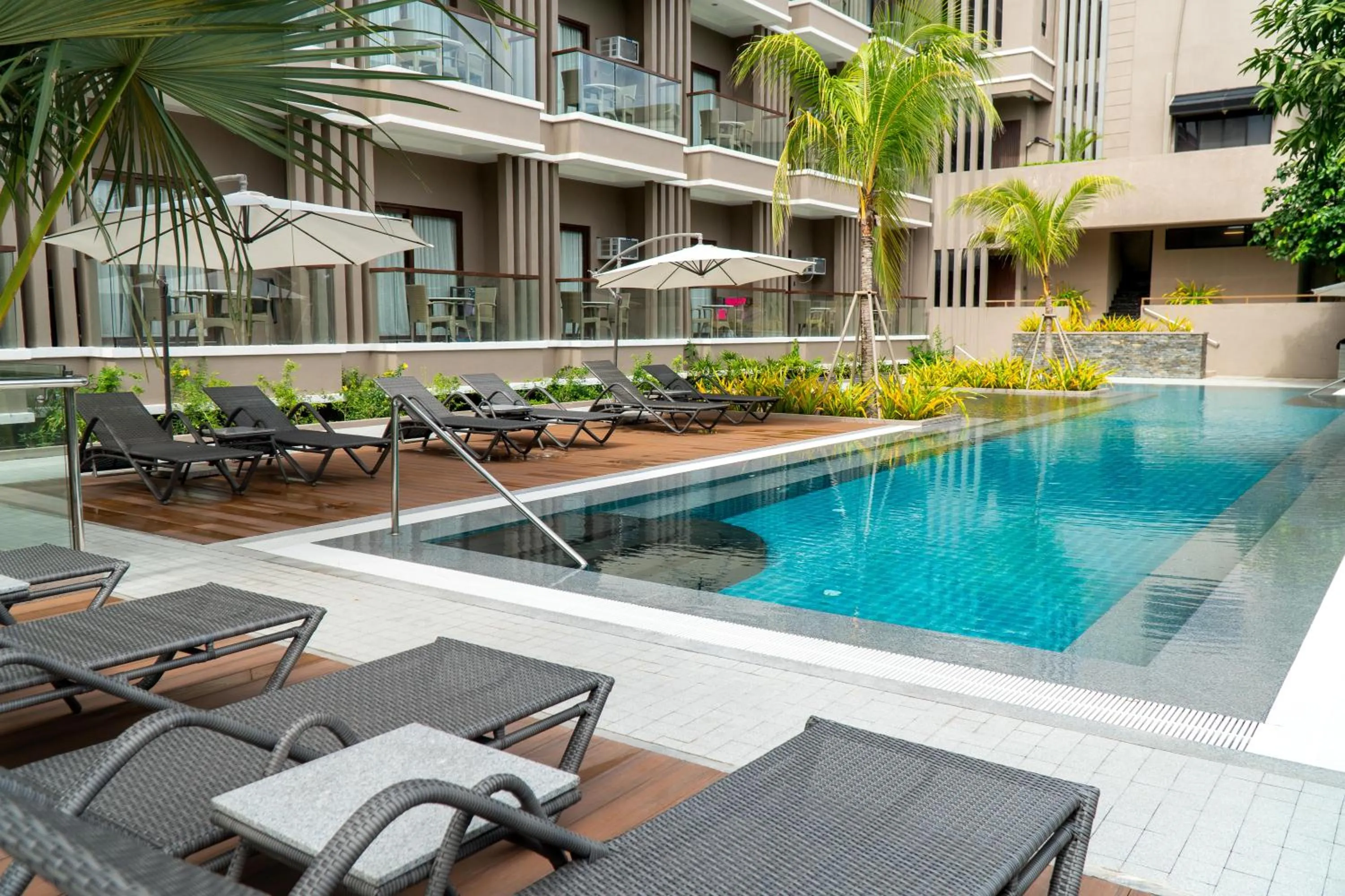 Swimming pool in Zuri Resort