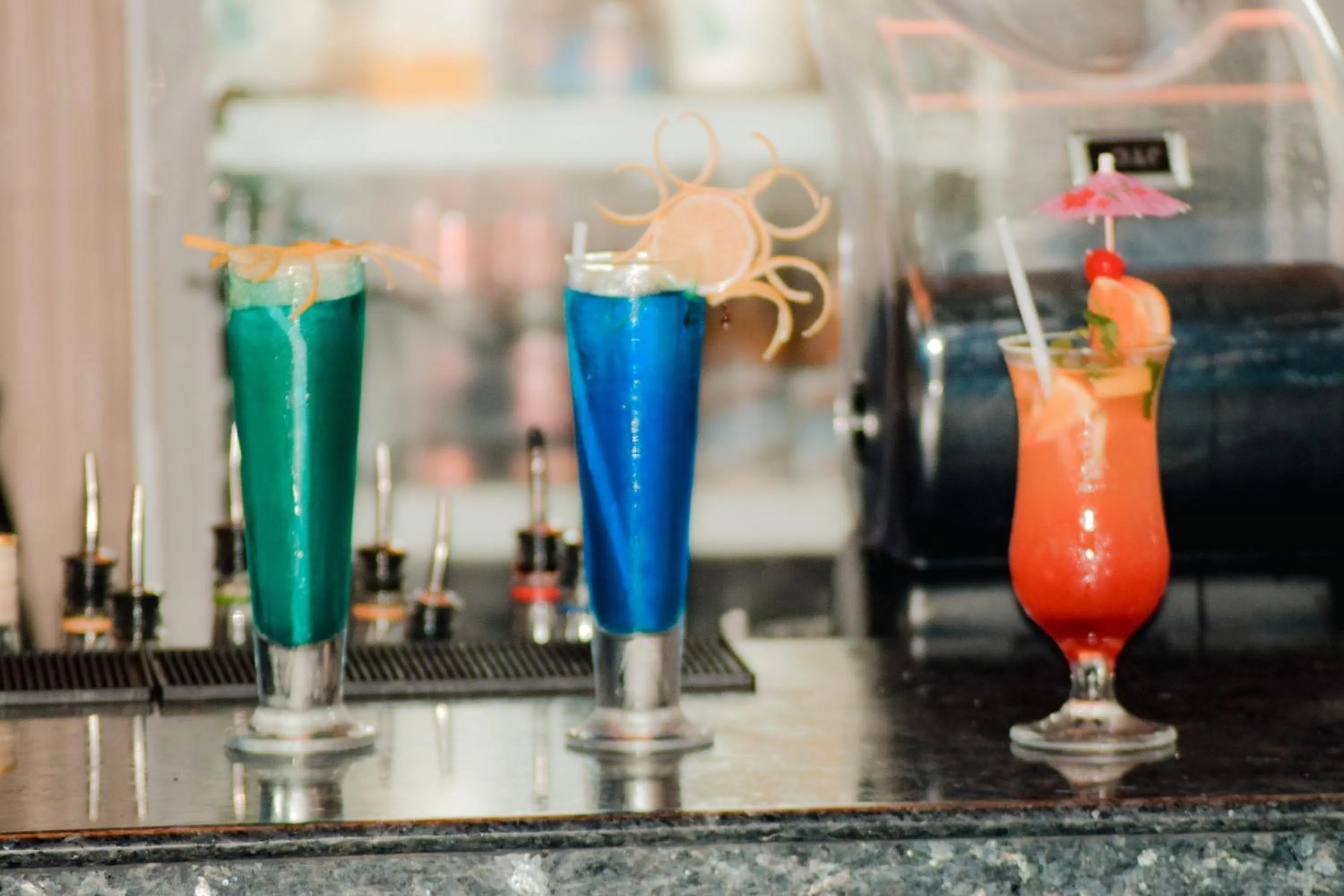 Lounge or bar in Zuri Resort