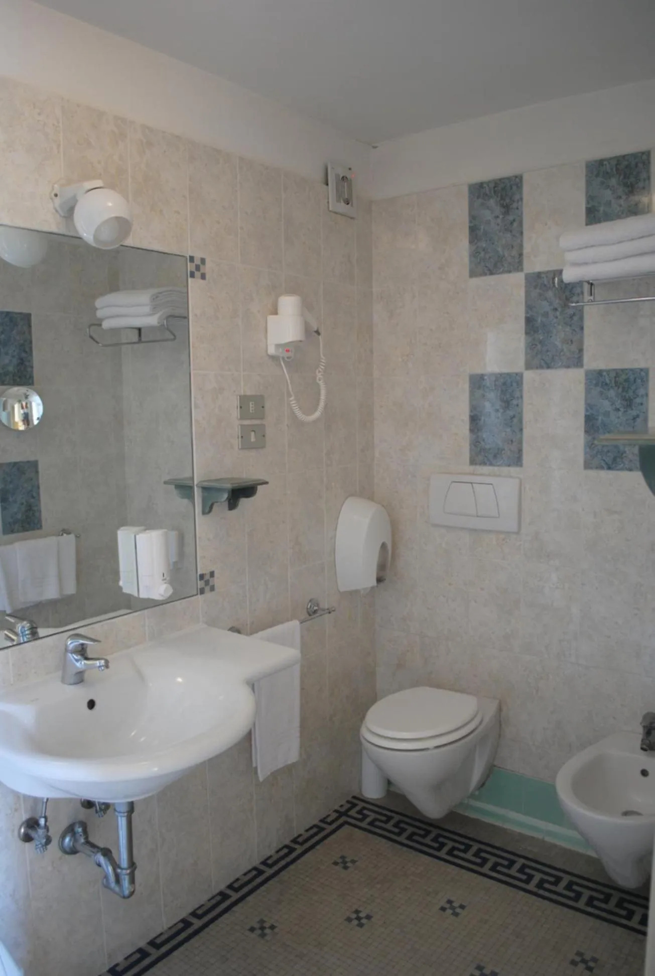 Bathroom in Villa Tina Hotel