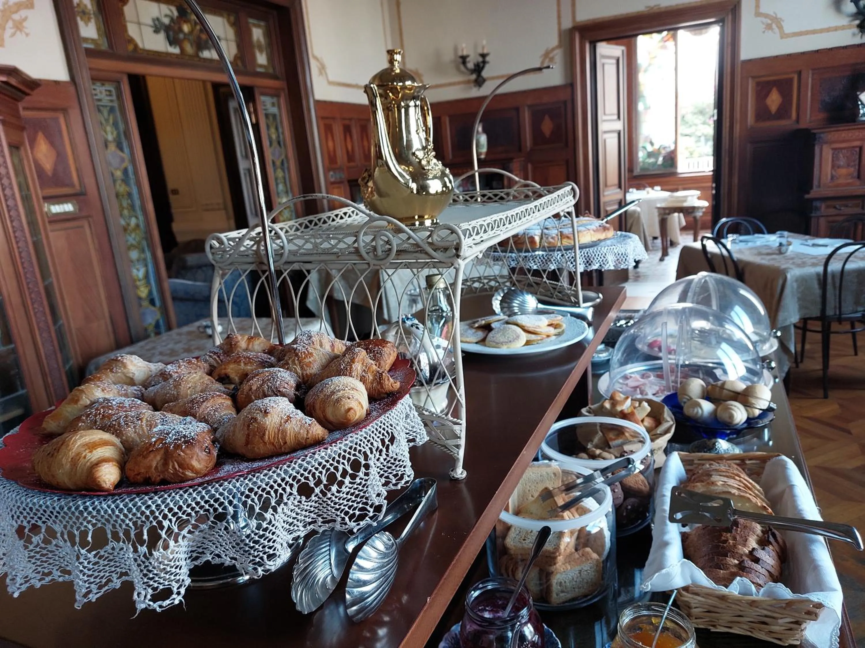 Breakfast in Villa Tina Hotel