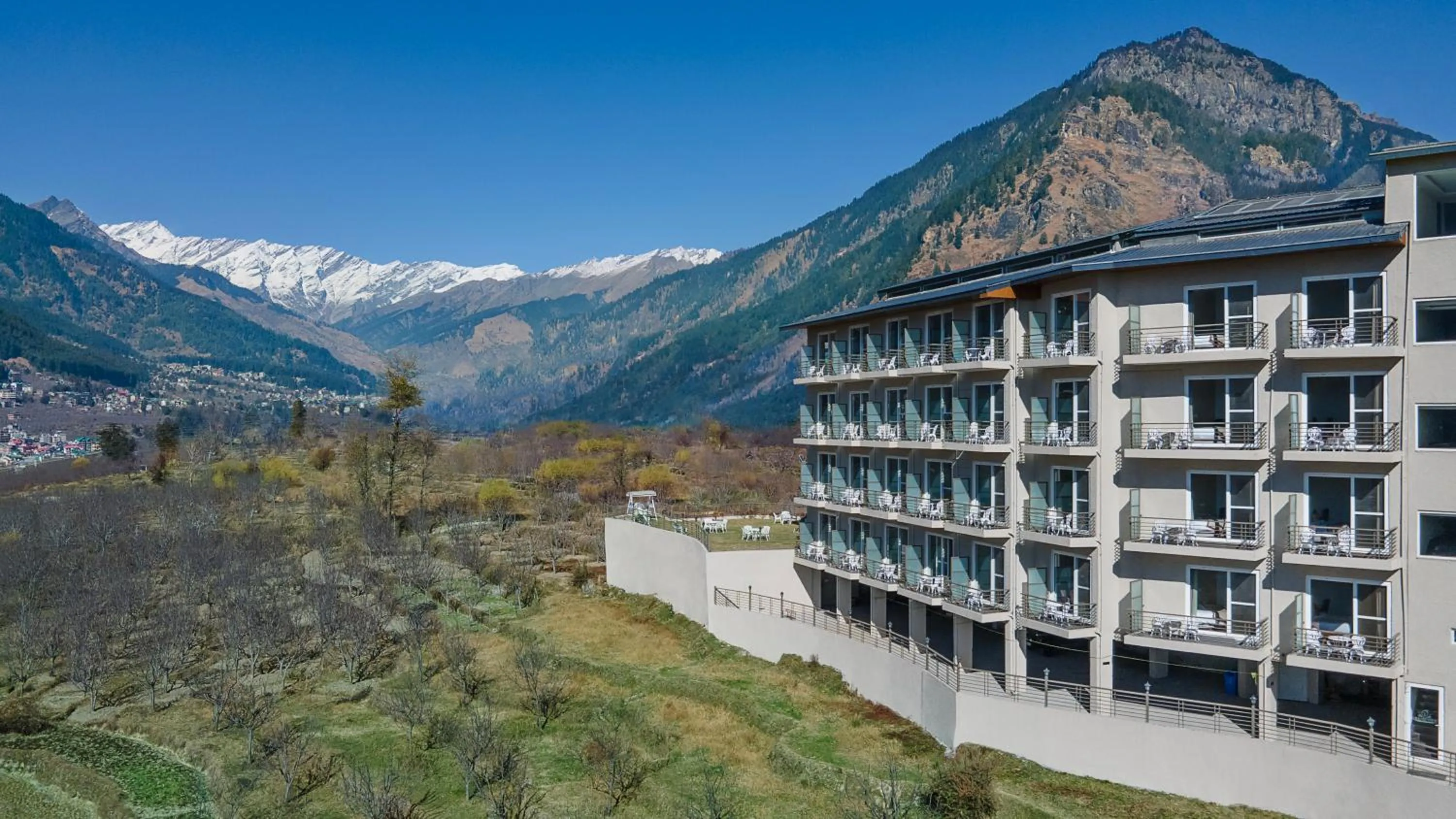 juSTa Grand View Resort & Spa, Manali