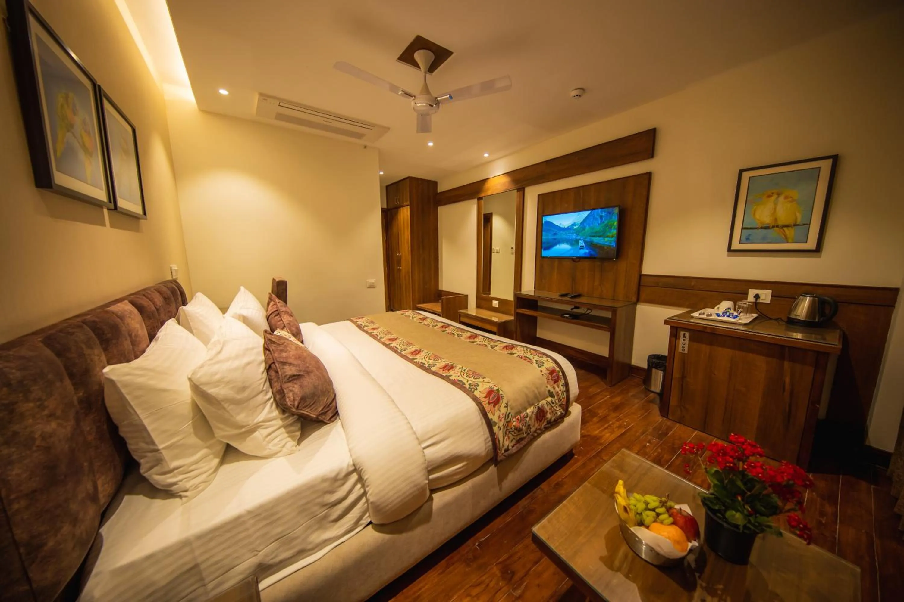 Bed in juSTa Grand View Resort & Spa, Manali